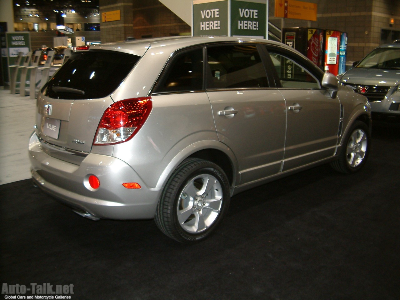 2008 Saturn VUE Red Line at Chicago Auto Show