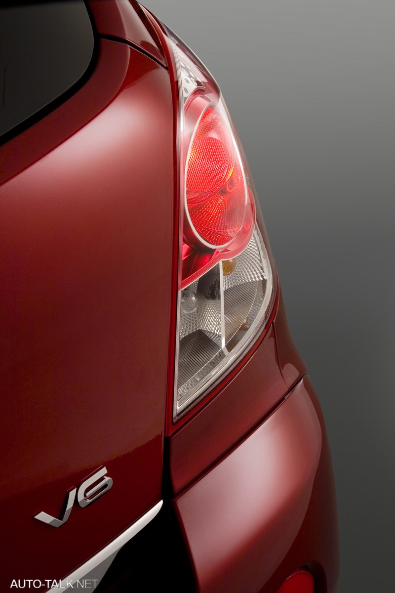 2008 Saturn VUE Red Line