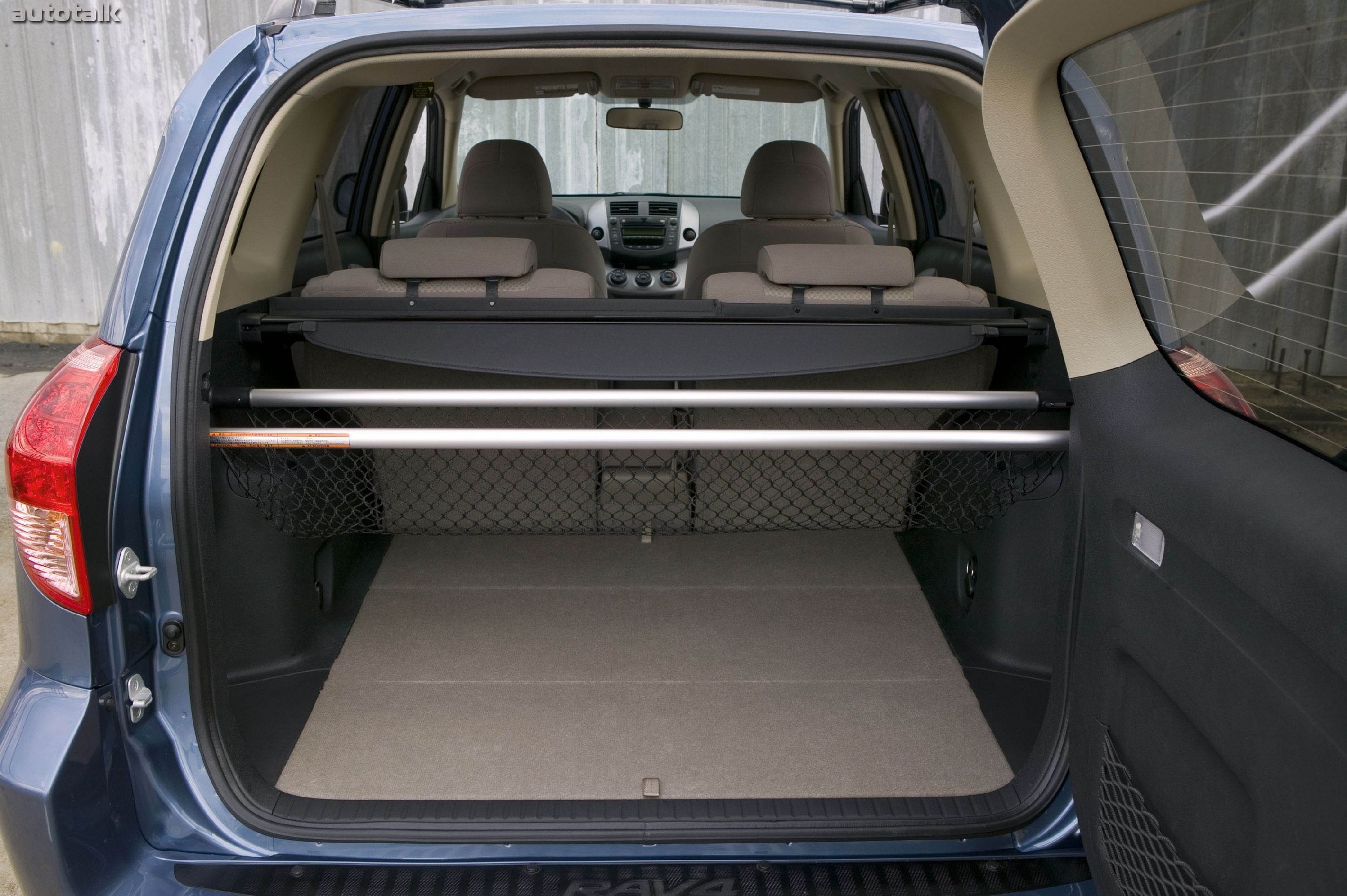 Тойота рав 4 2008 багажник. Toyota rav4 2008 багажник. Тойота рав 4 2008 багажник. Toyota rav4 long 2010 багажник. Багажник рав 4 2007.