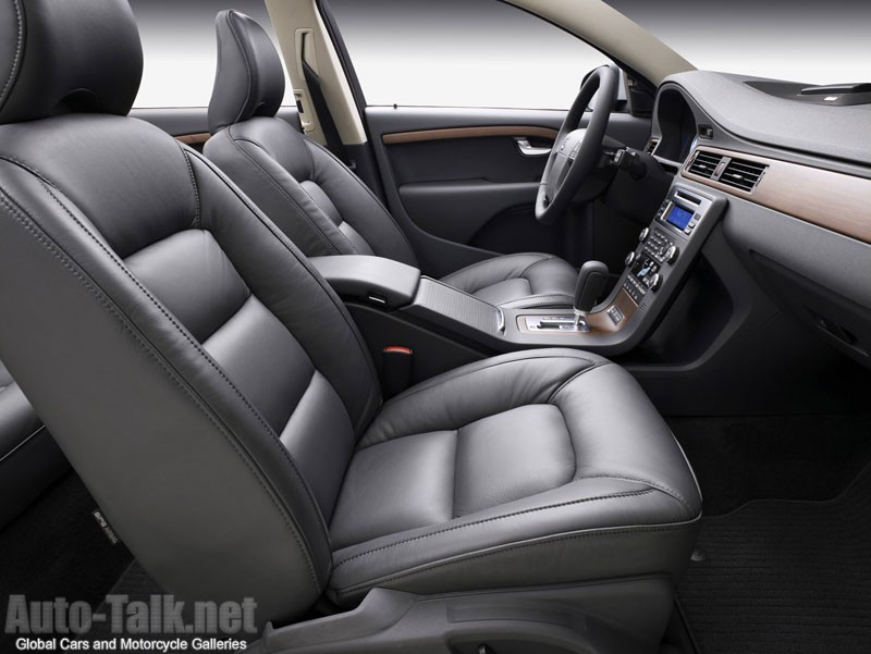 2008 Volvo V70 wagon