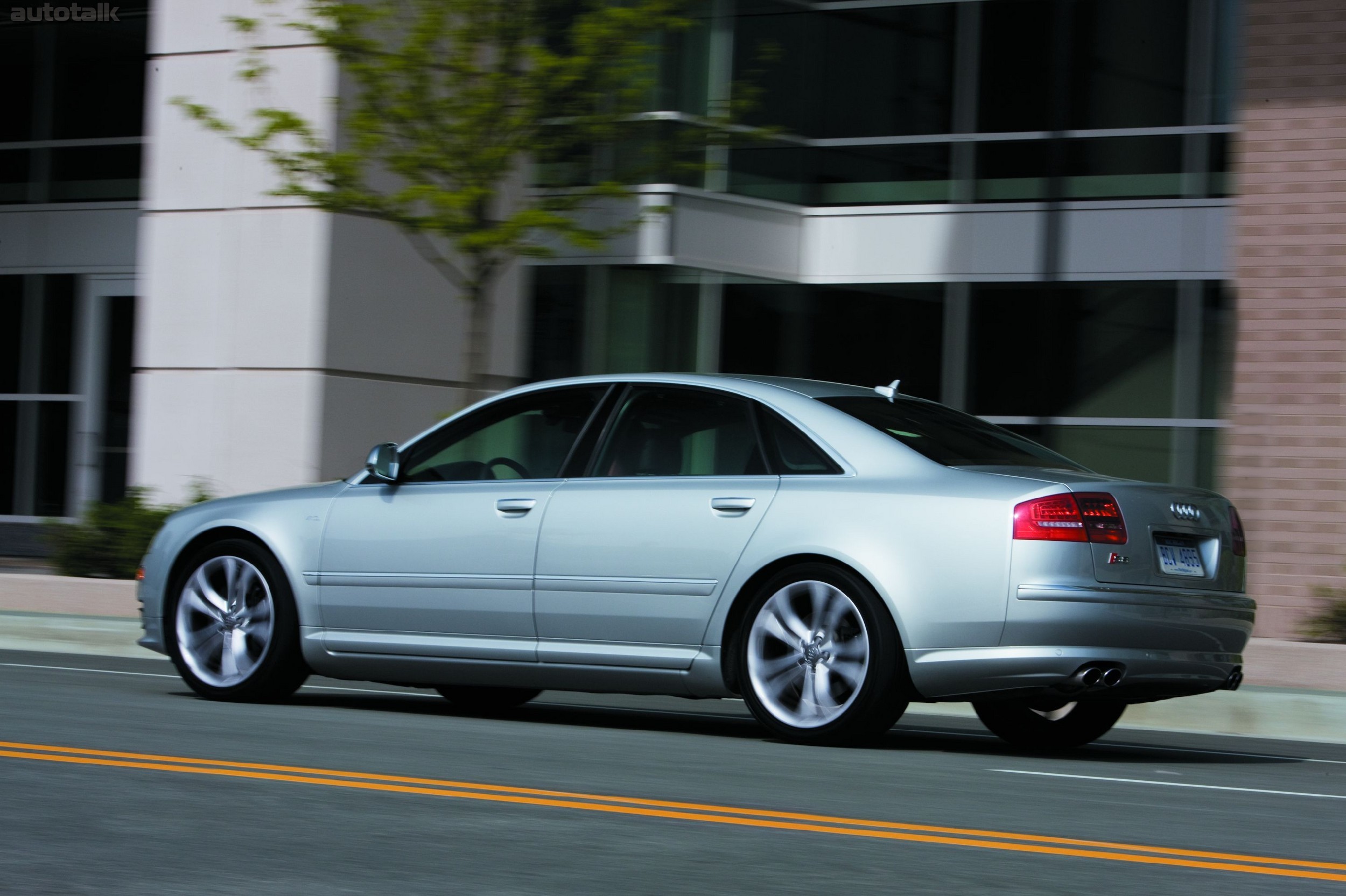 2009 Audi S8