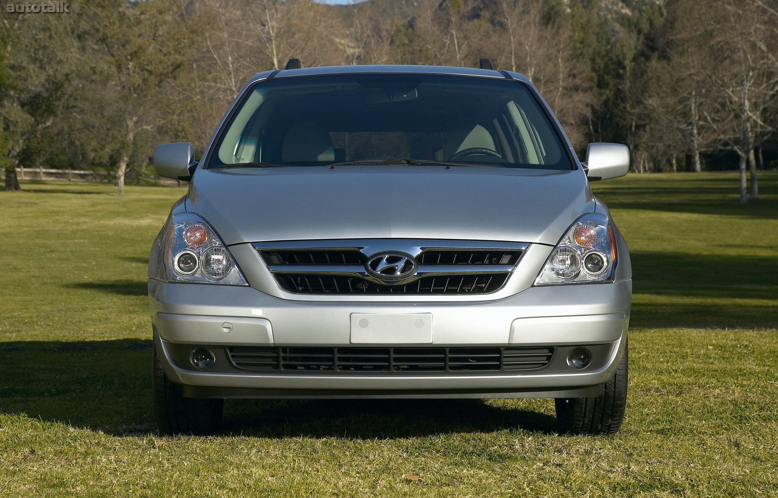 2009 Hyundai Entourage