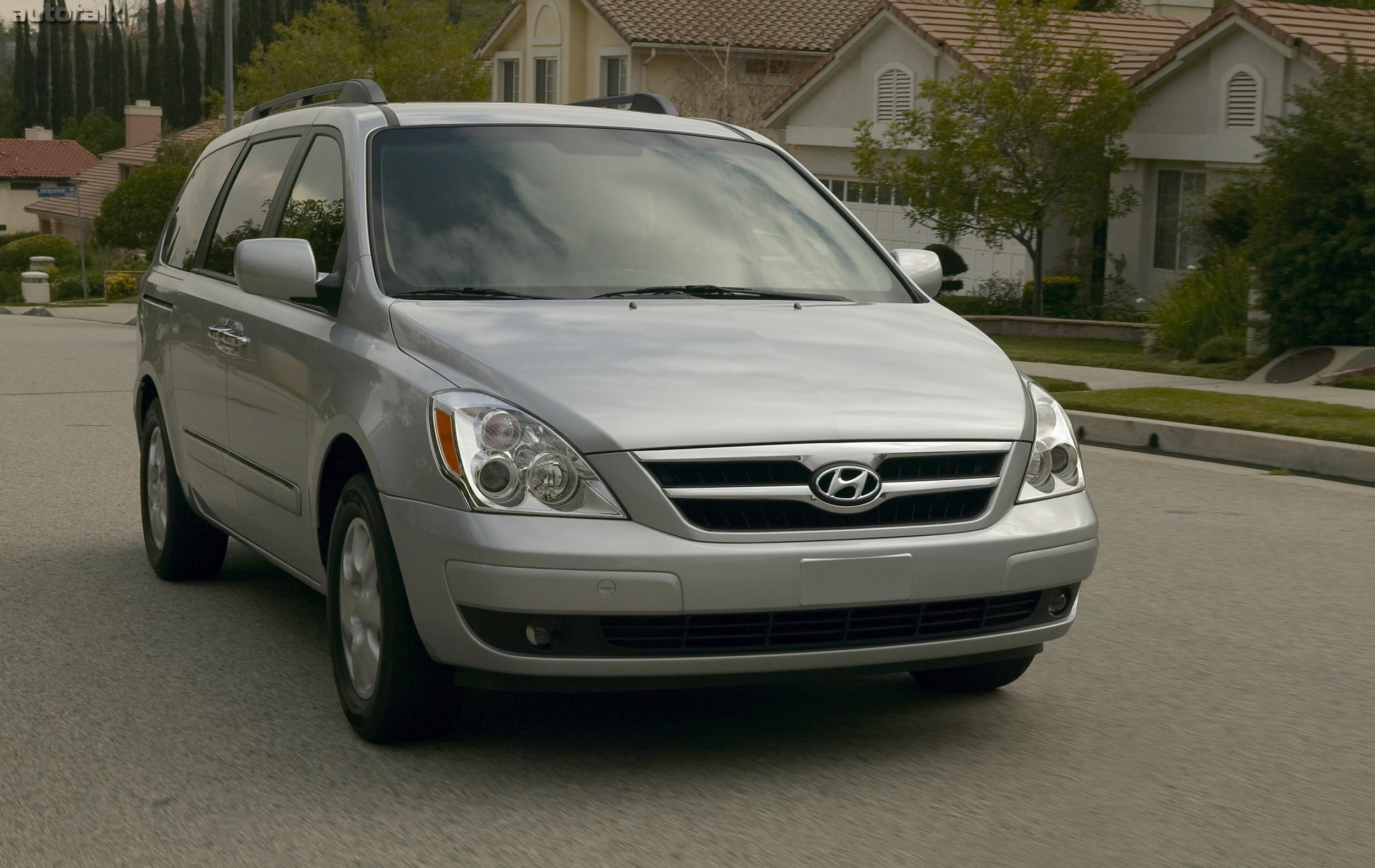 2009 Hyundai Entourage