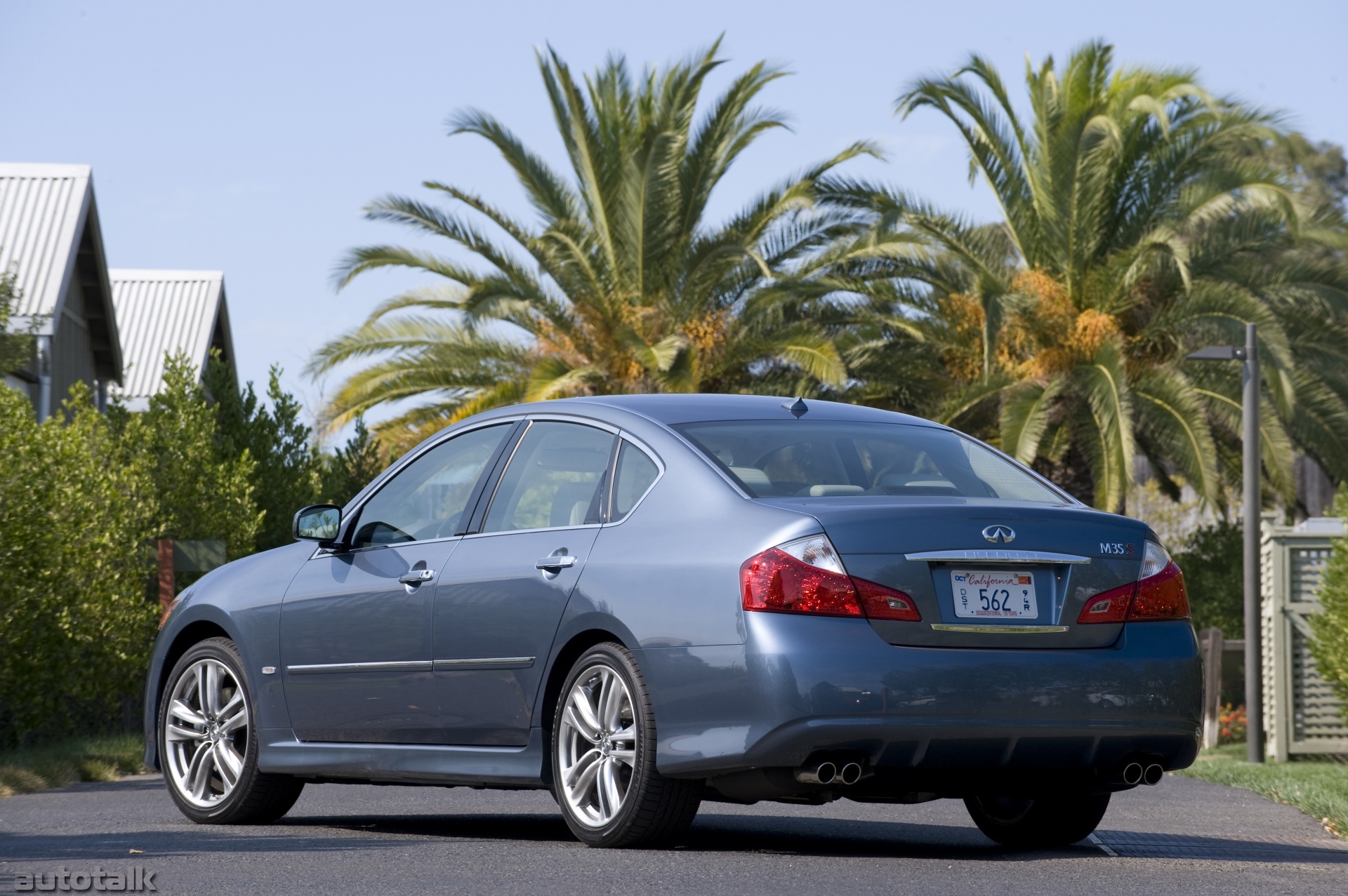 2009 Infiniti M