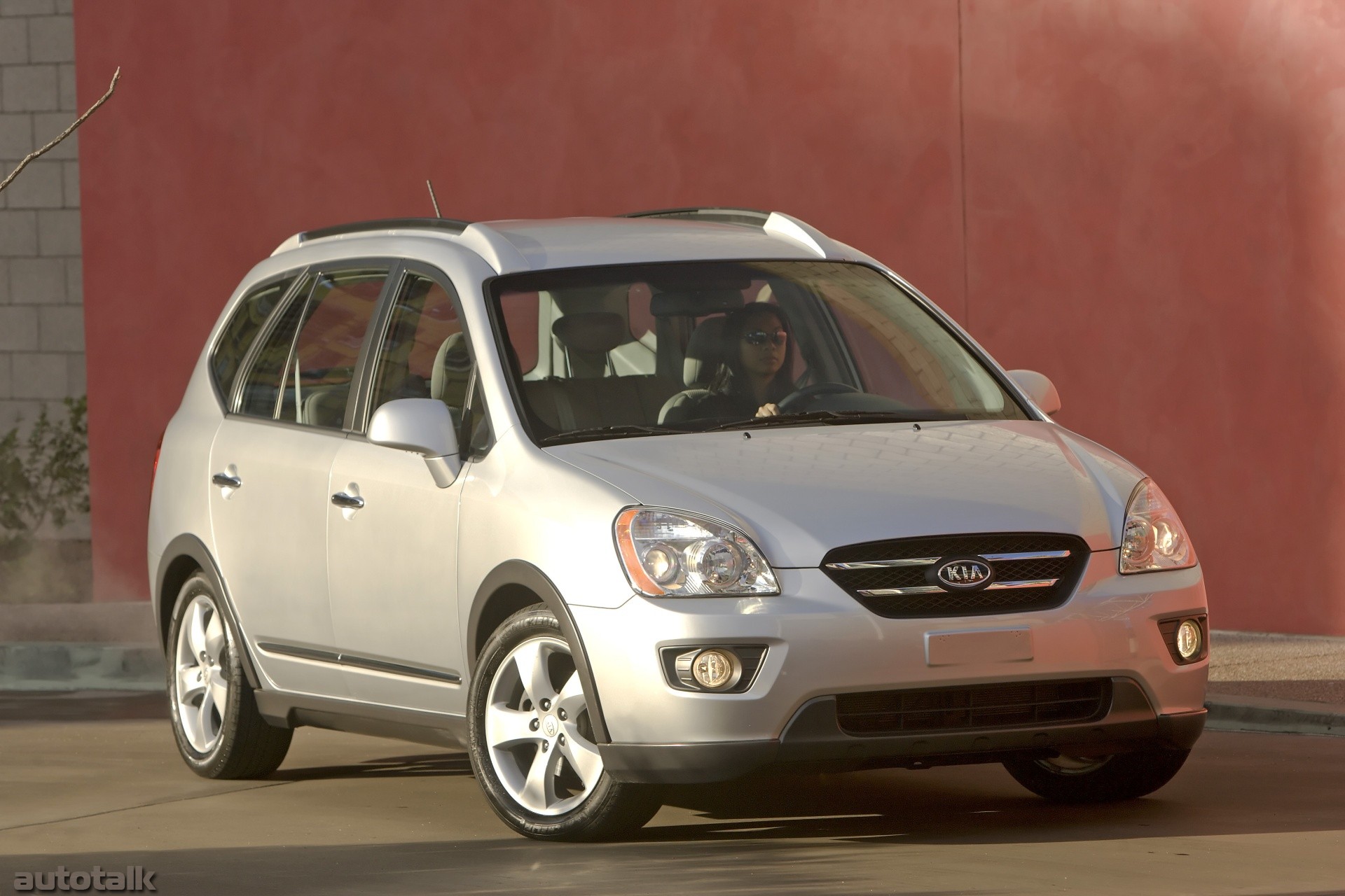 2009 Kia Rondo