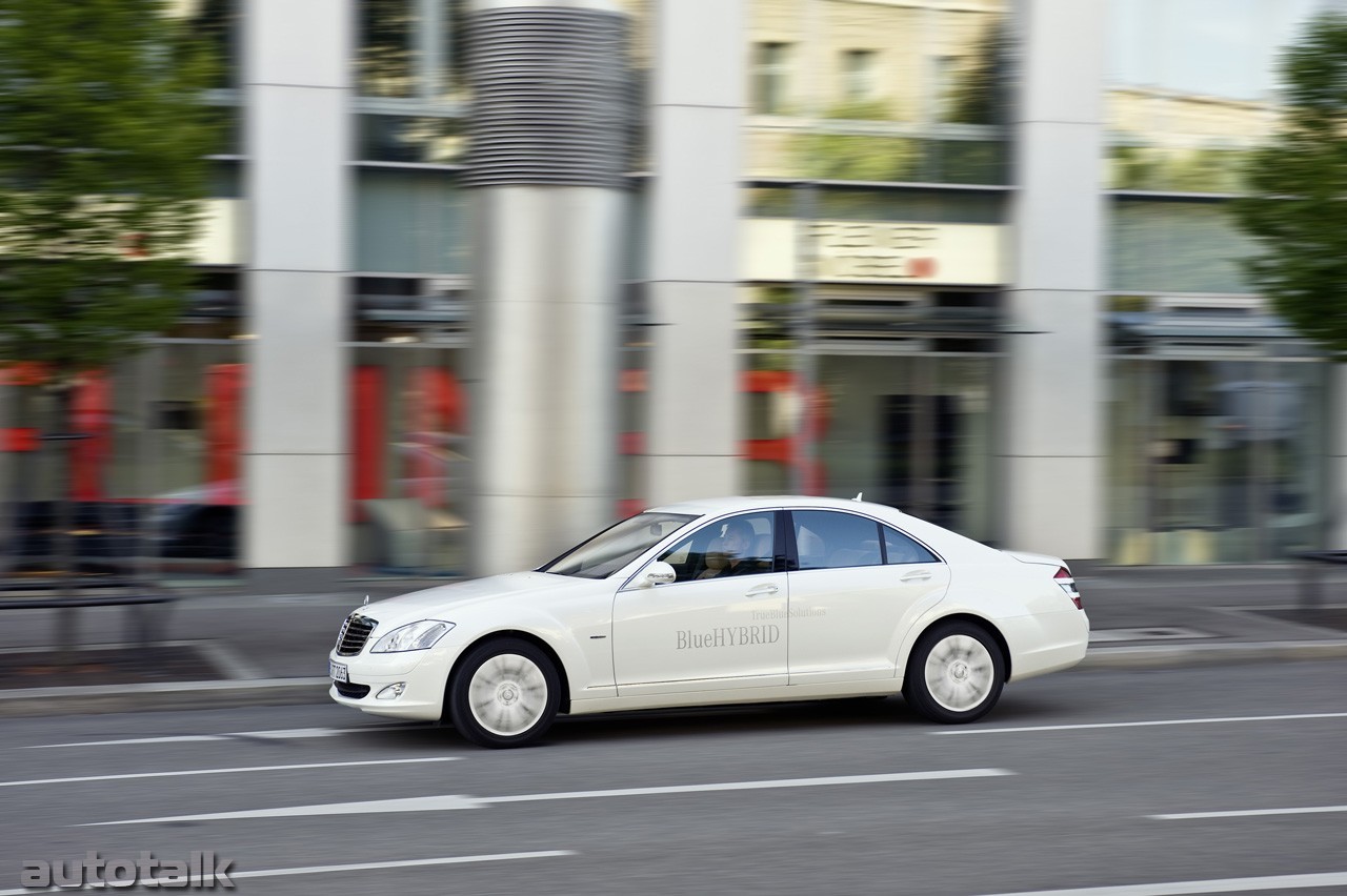 2009 Mercedes-Benz S400 BlueHYBRID