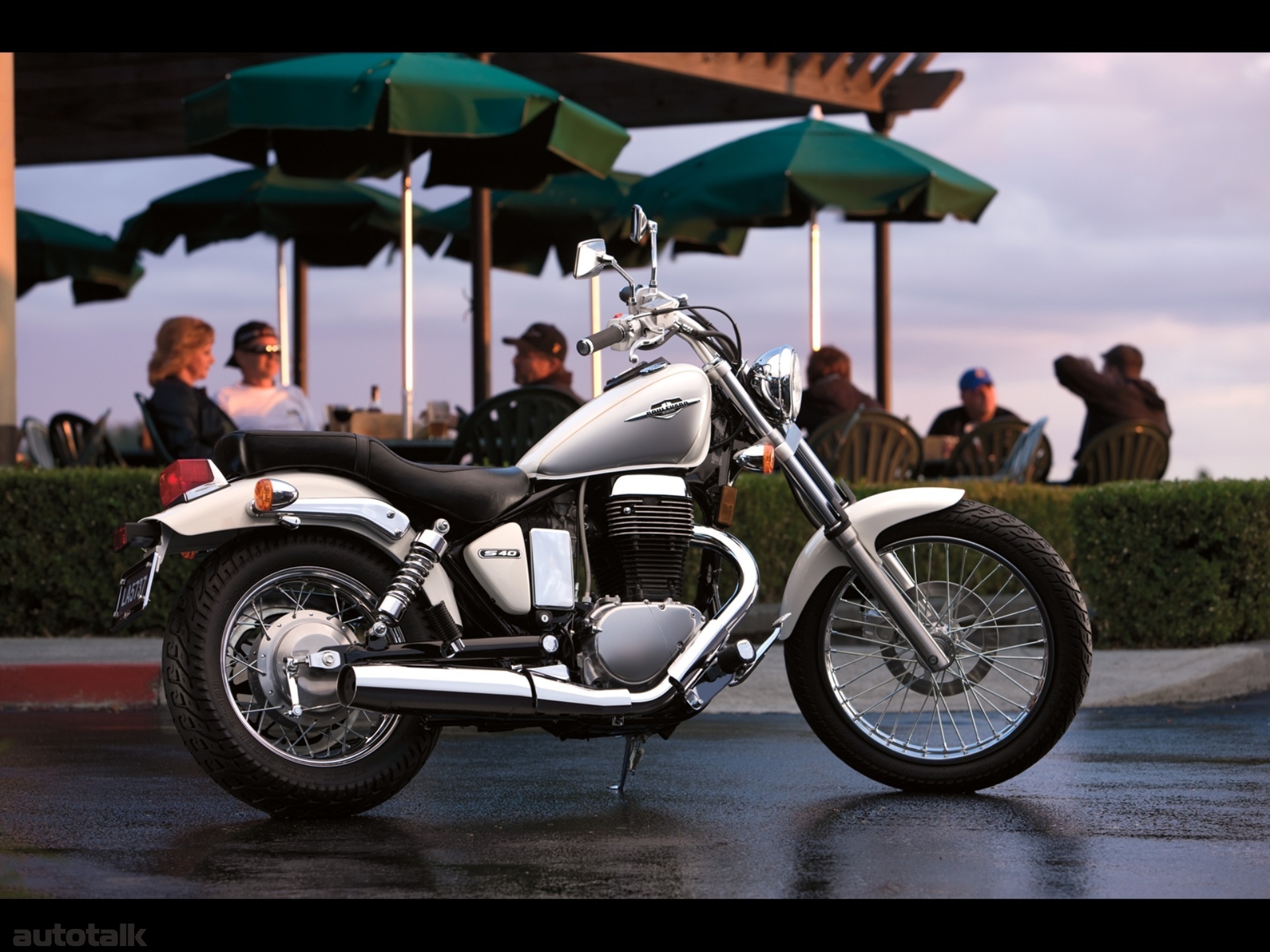 2009 Suzuki Boulevard S40