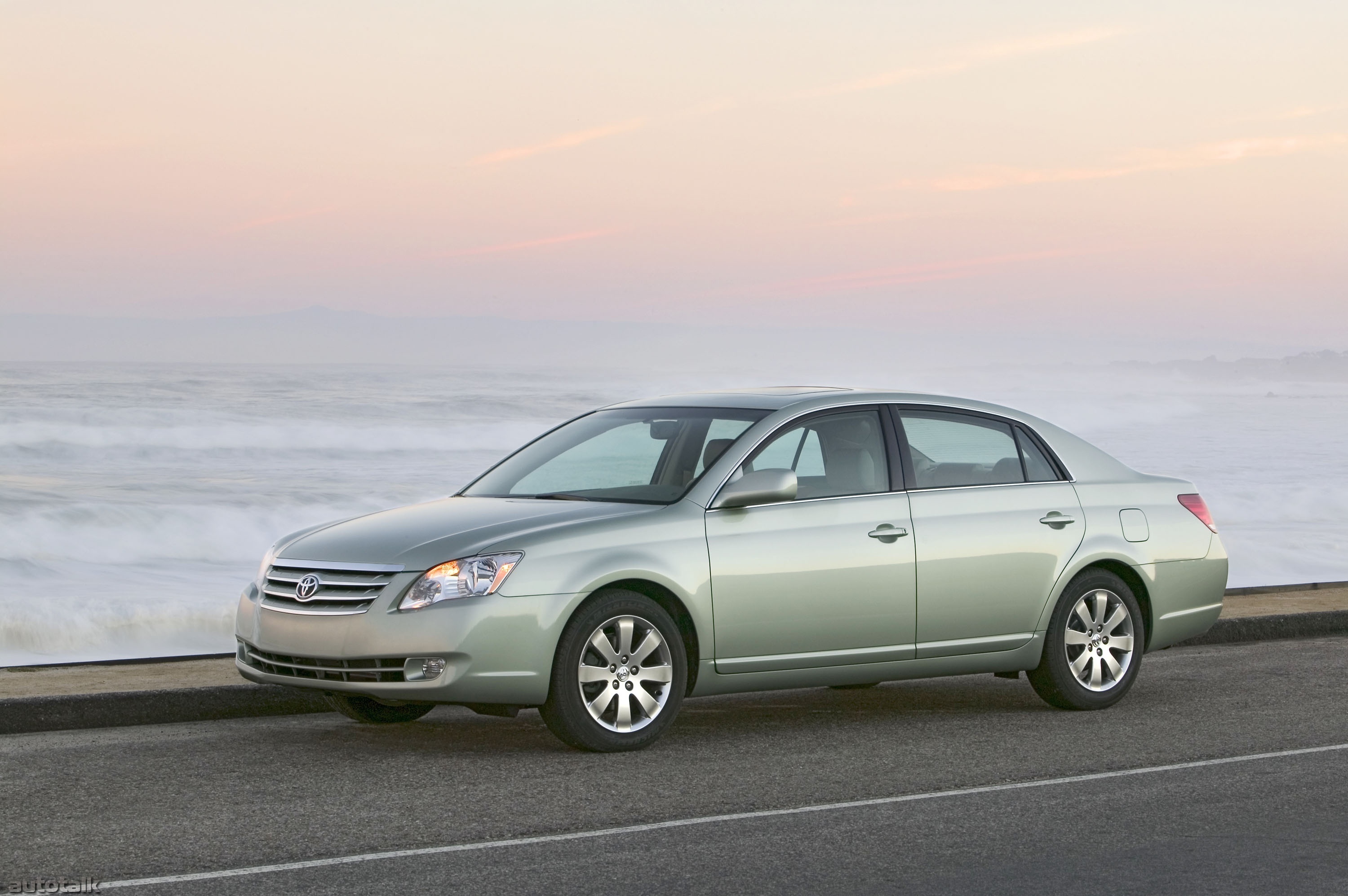 2009 Toyota Avalon XLS