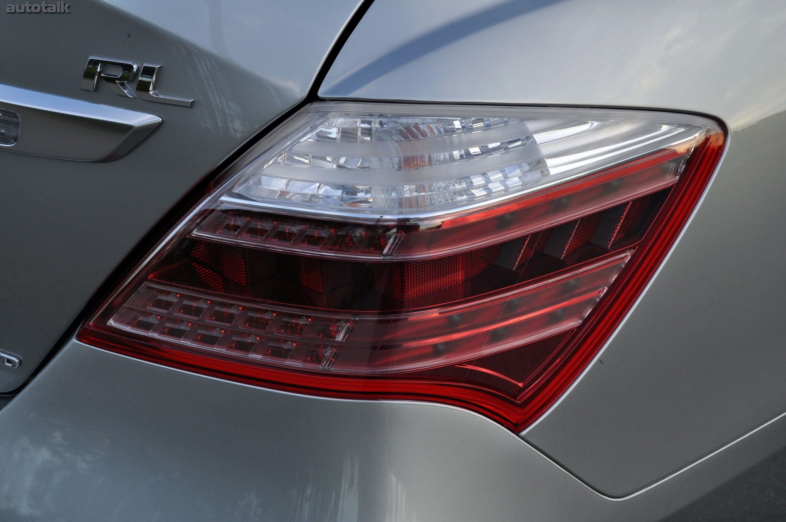 2010 Acura RL Review