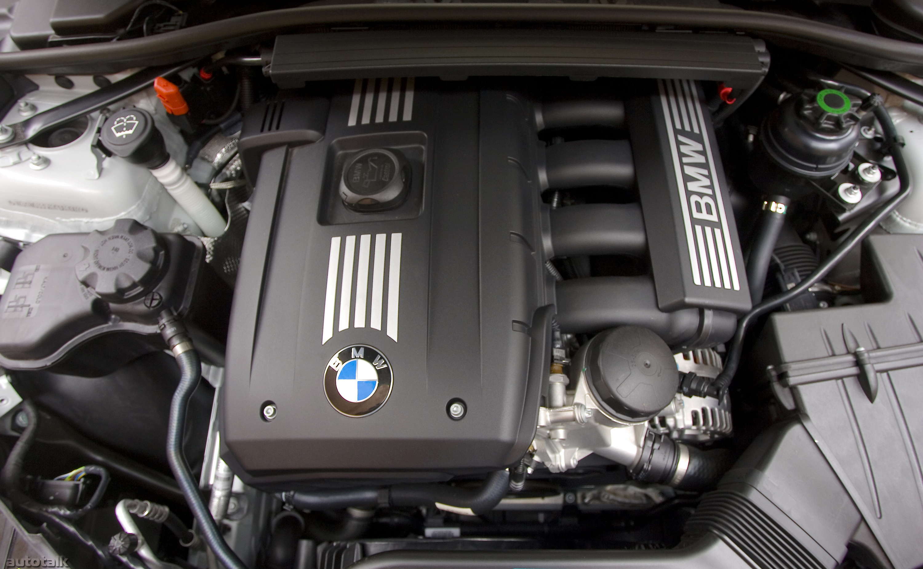 Бмв е60 2.5 бензин. БМВ е92 мотор. BMW e46 318i мотор. BMW e90 2.5 n52 мотор. N52 двигатель BMW.