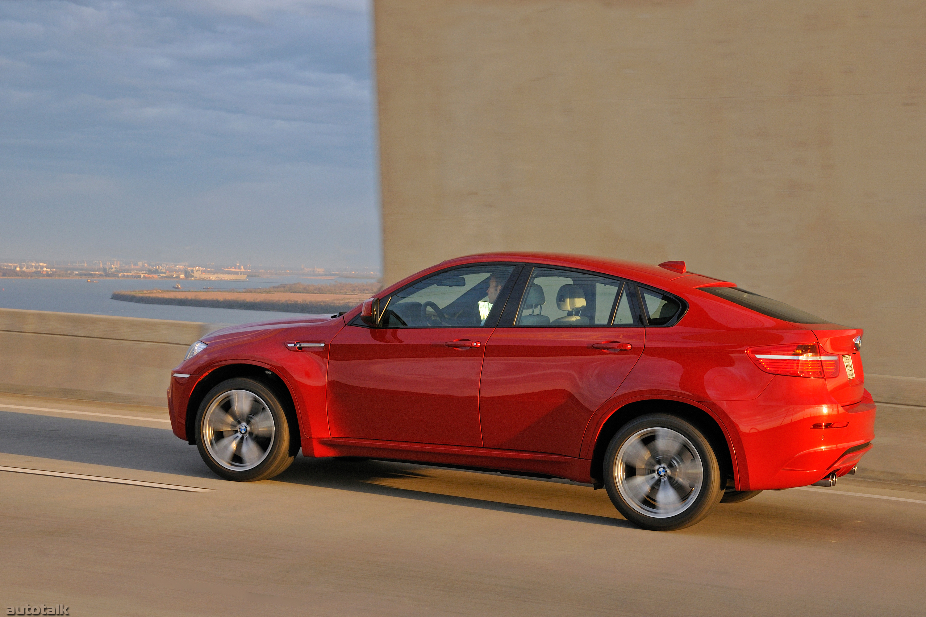 2010 BMW X6 M