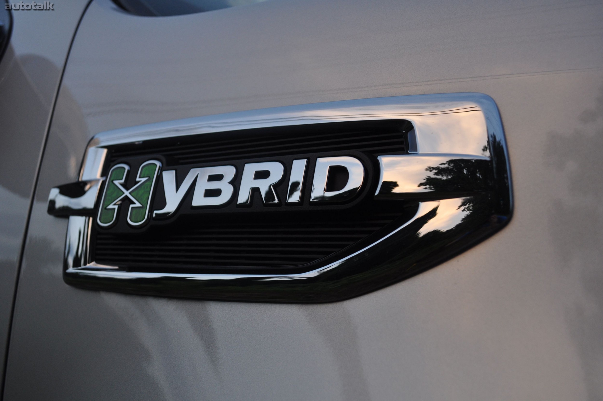 2010 Cadillac Escalade Hybrid Review