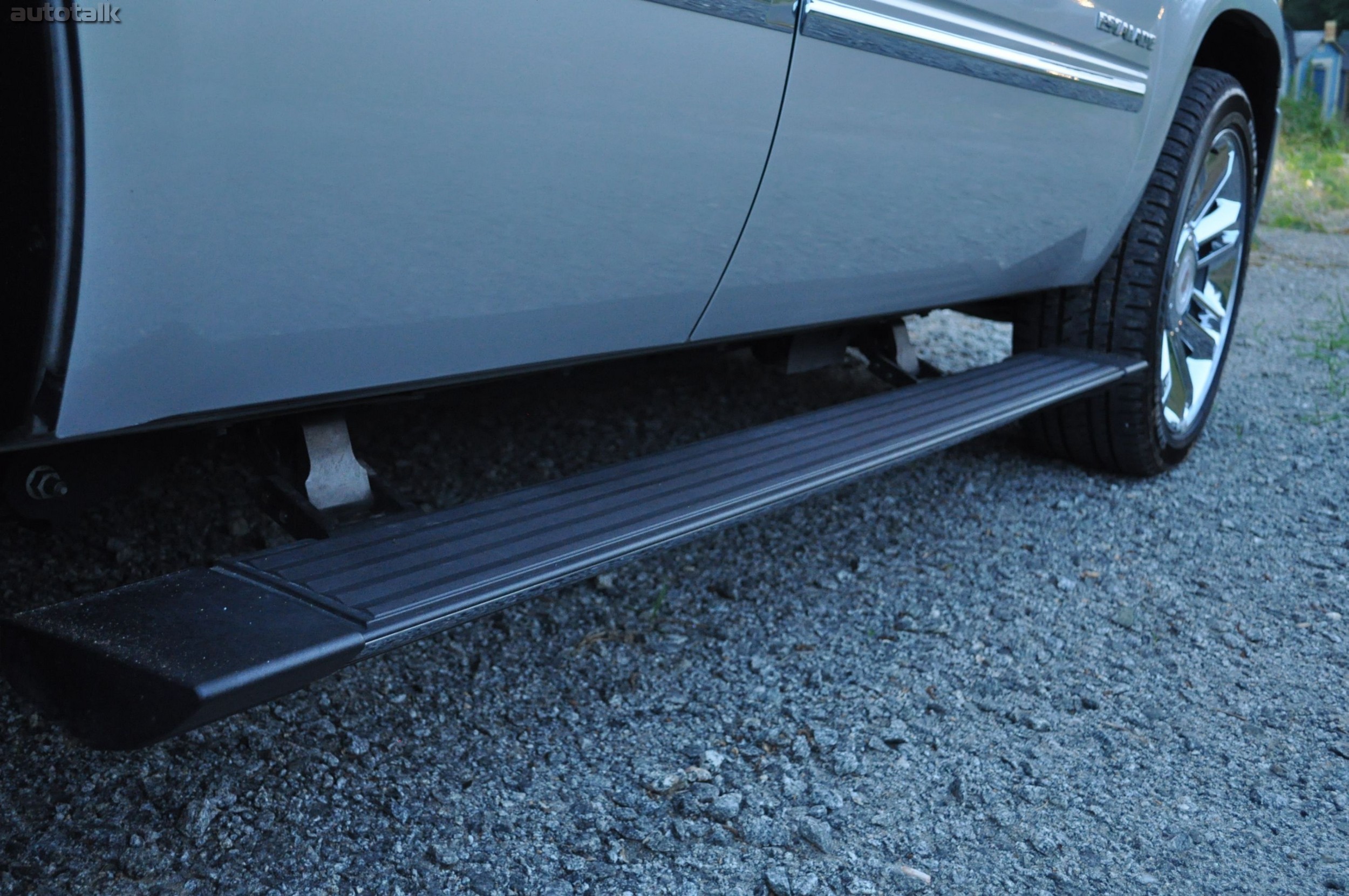 2010 Cadillac Escalade Hybrid Review