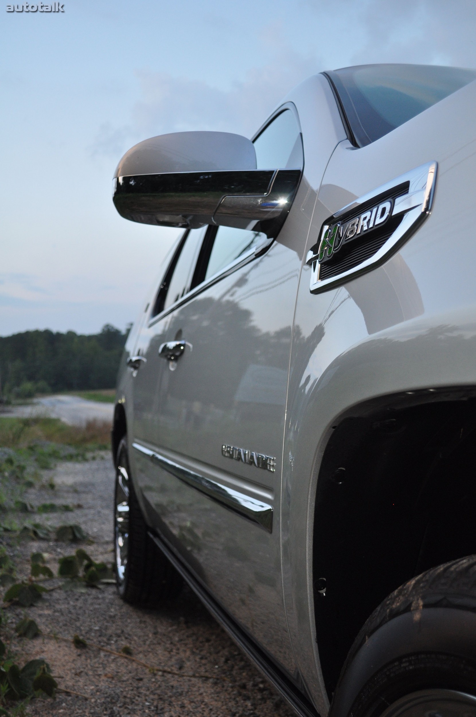 2010 Cadillac Escalade Hybrid Review