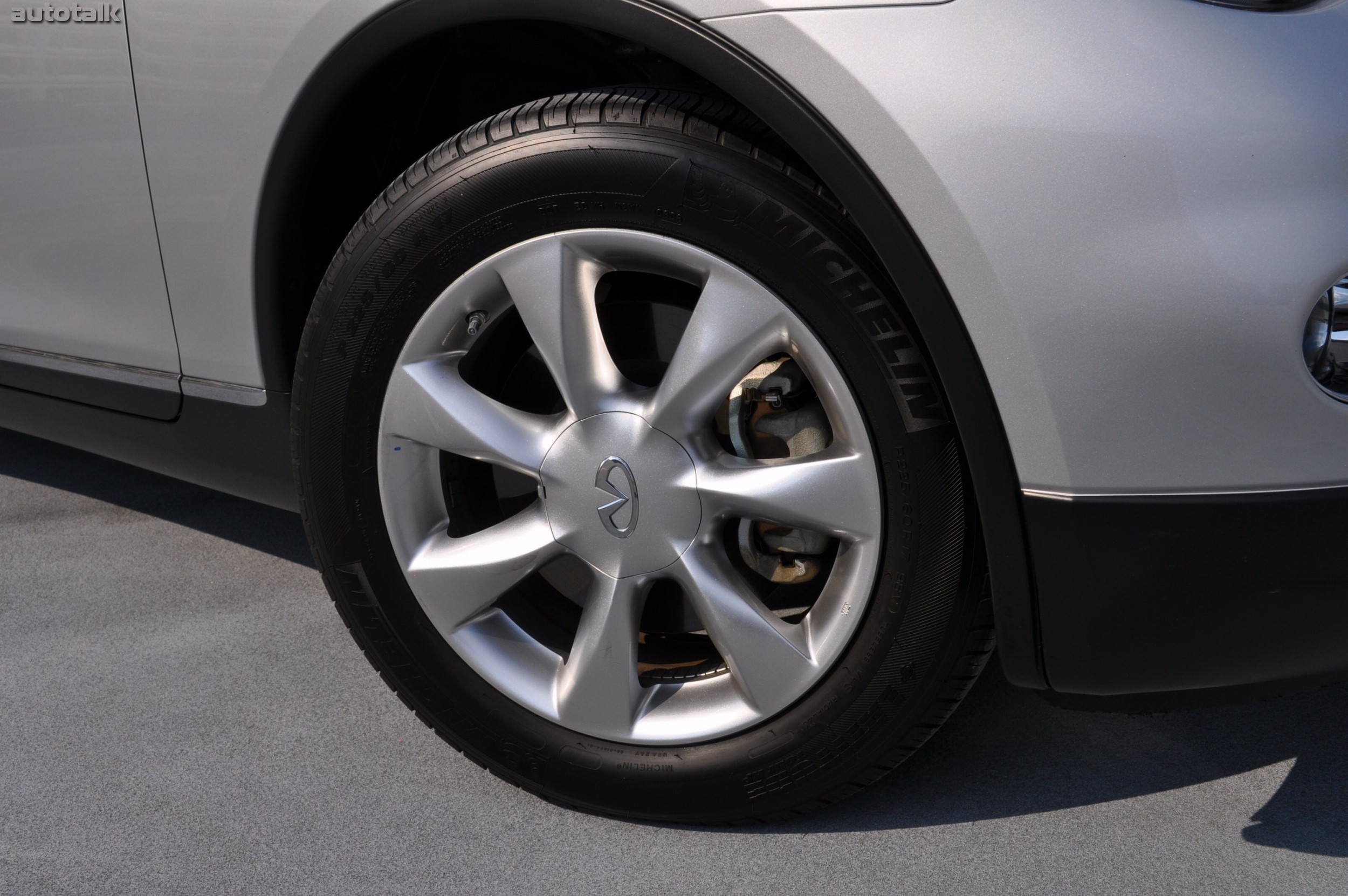 2010 Infiniti EX35 Review