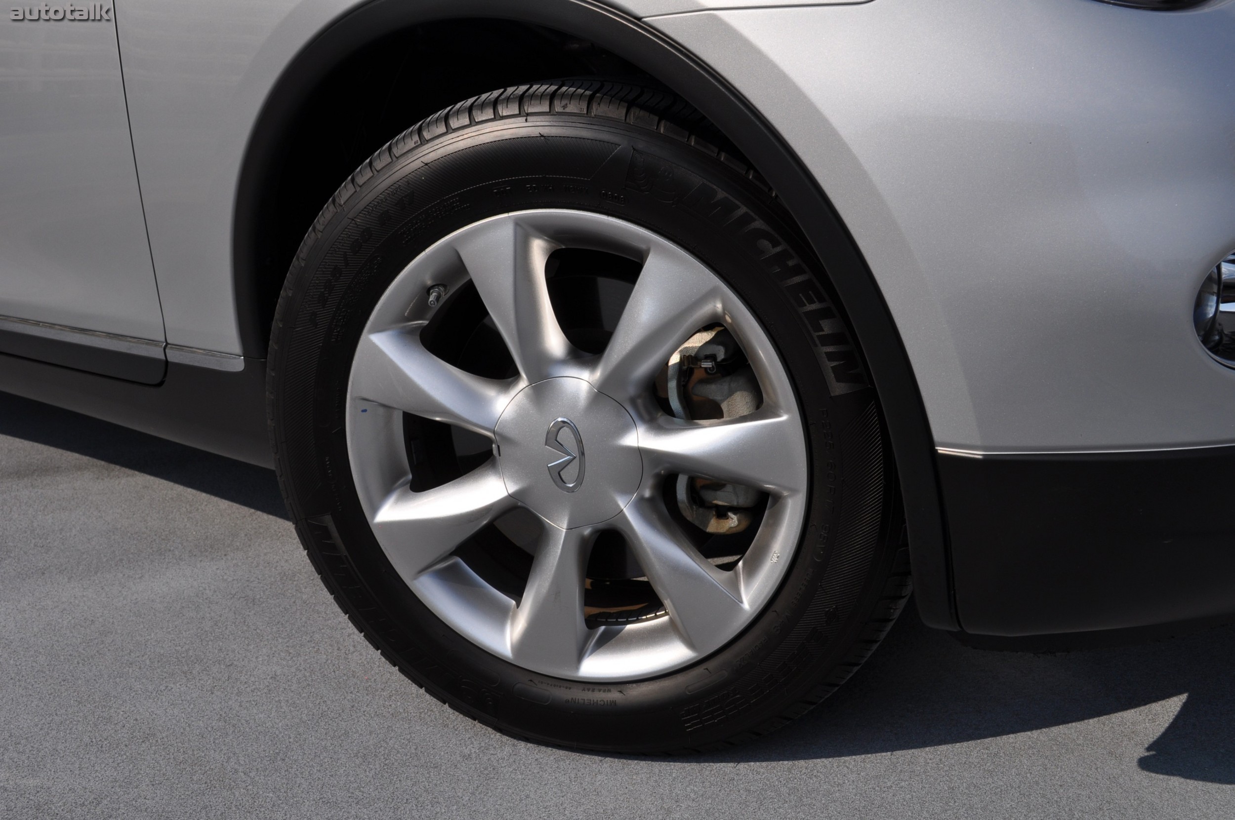 2010 Infiniti EX35 Review