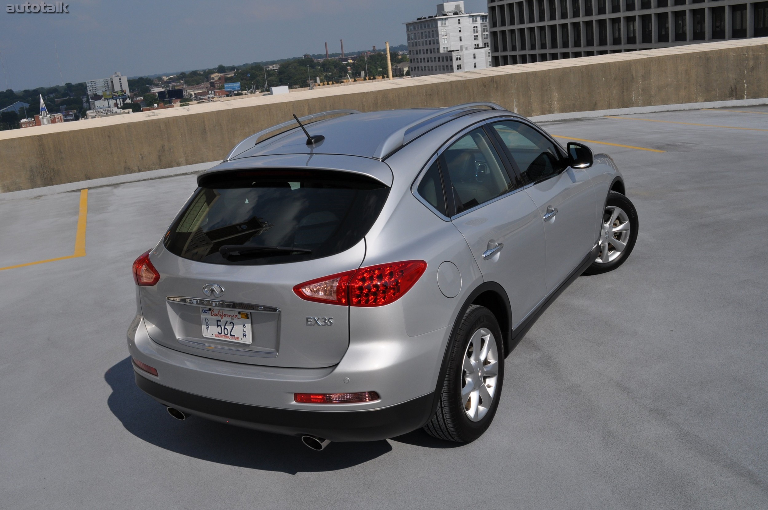 2010 Infiniti EX35 Review