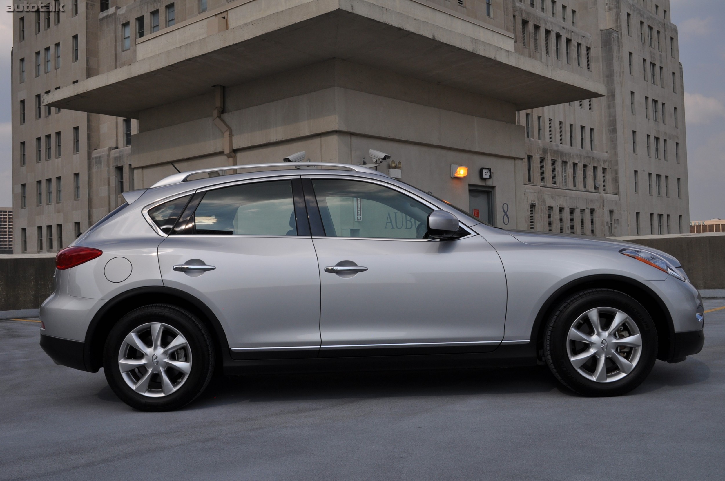 2010 Infiniti EX35 Review