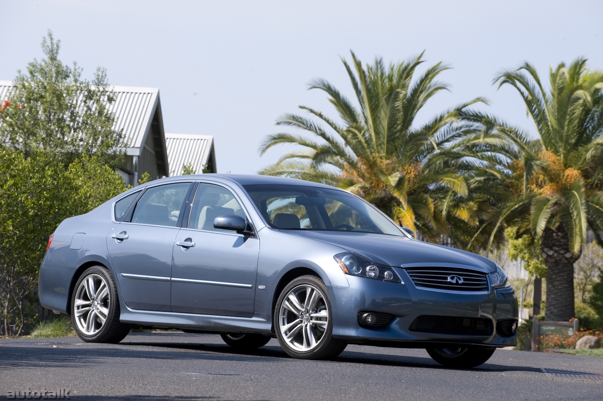2010 Infiniti M