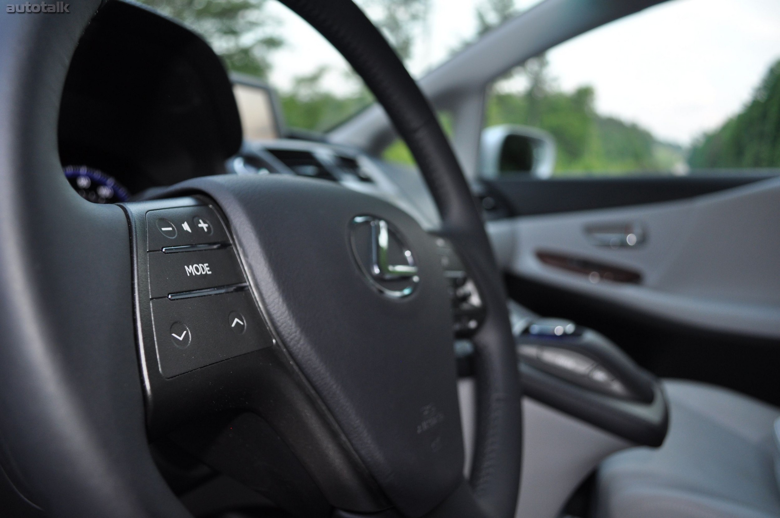 2010 Lexus HS 250h Review