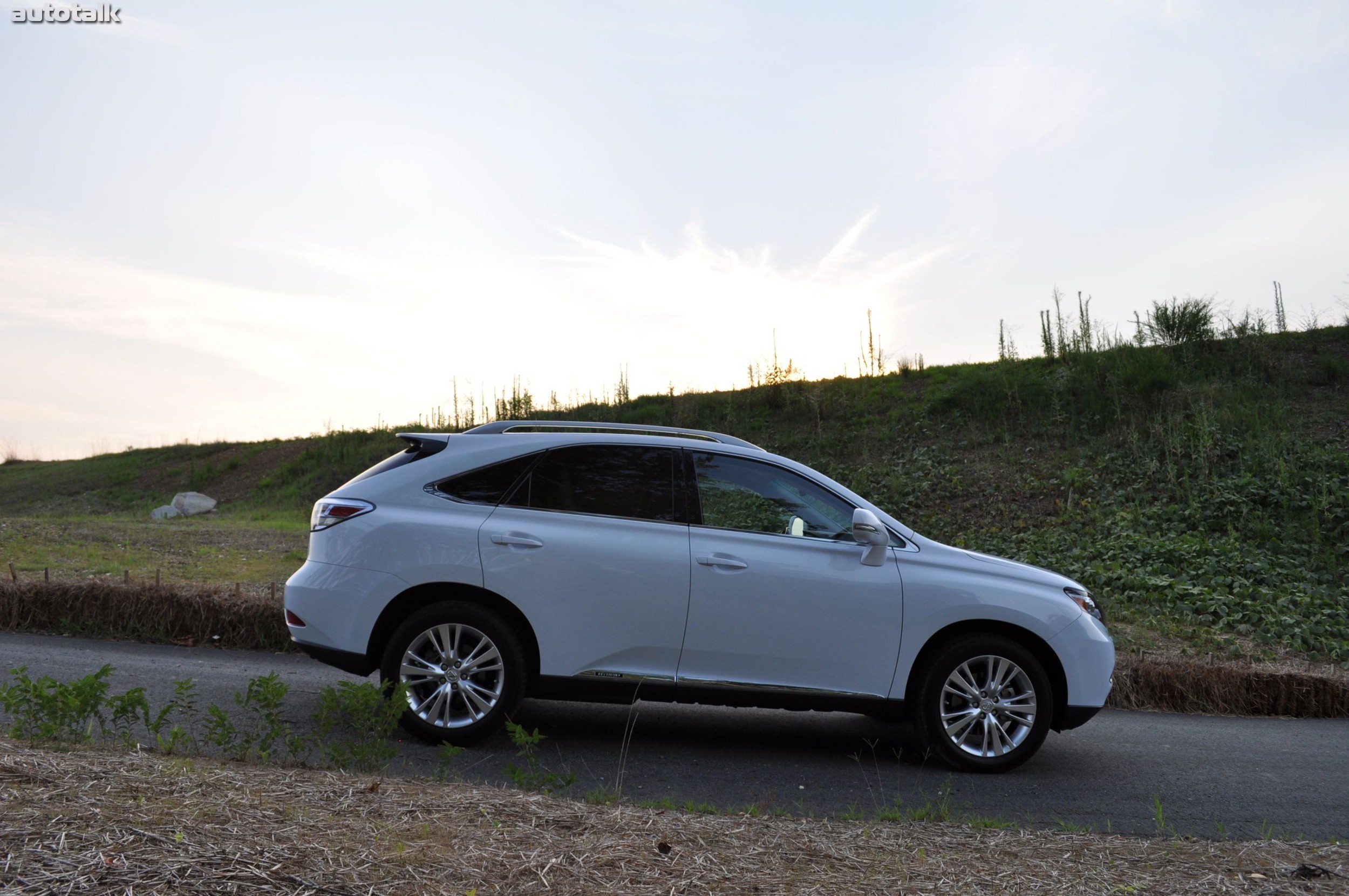 2010 Lexus RX450h Review