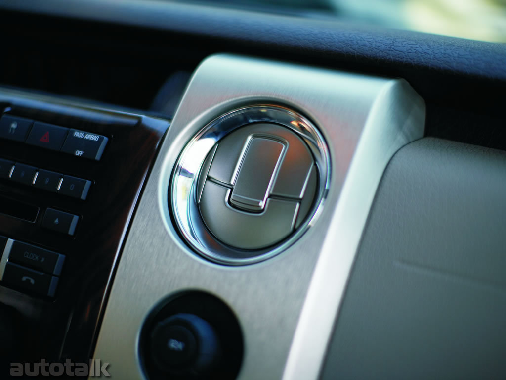 2010 Lincoln Mark LT