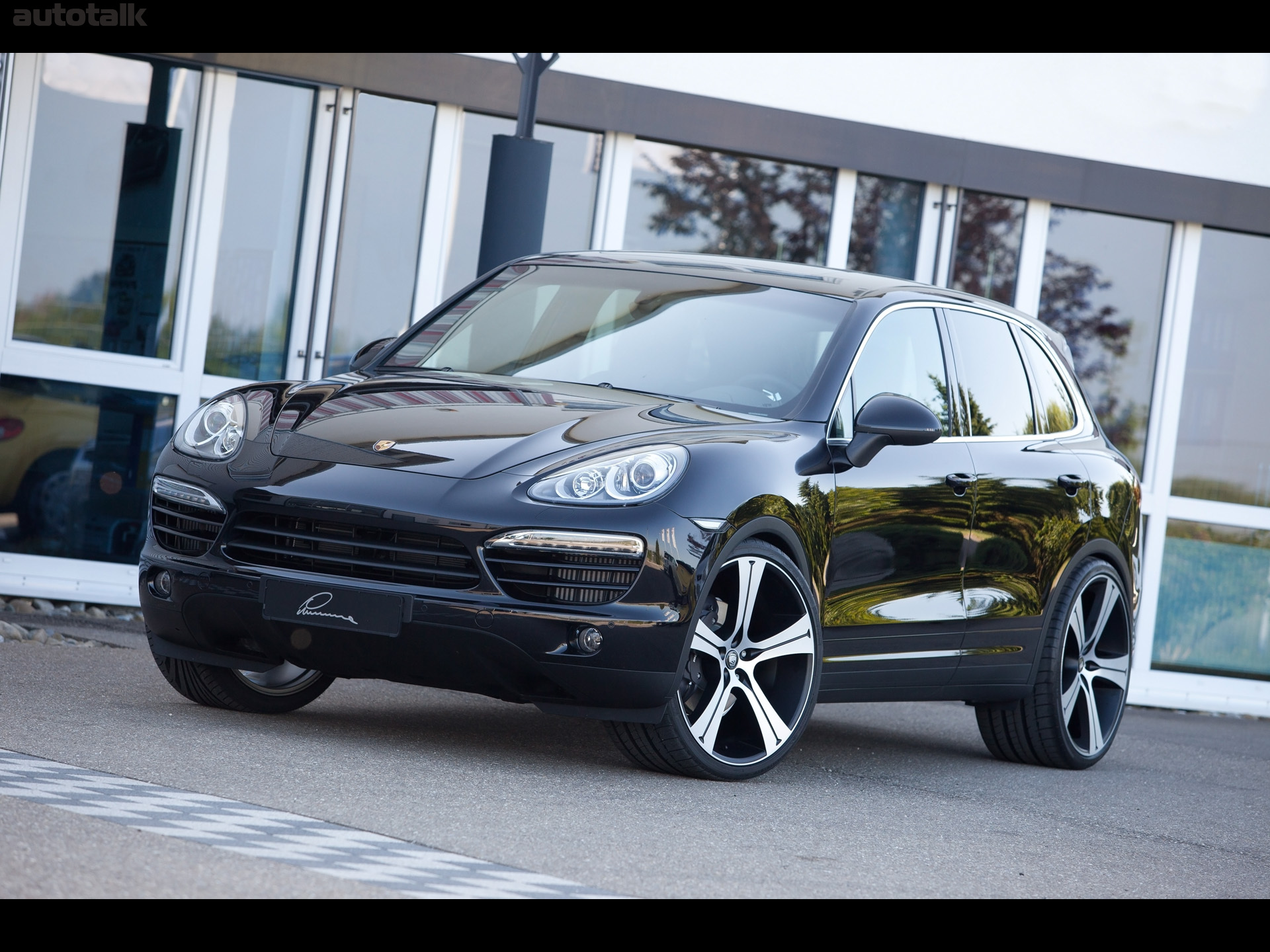 2010 Lumma Design Porsche Cayenne