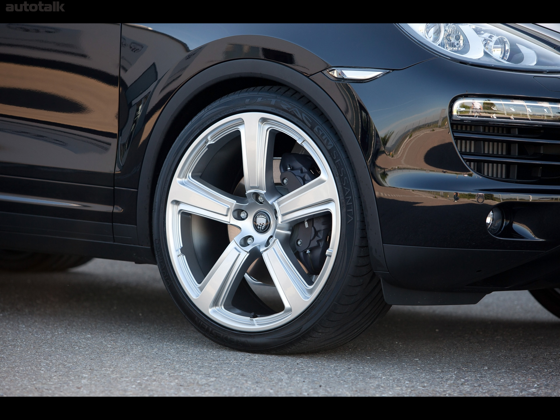 2010 Lumma Design Porsche Cayenne