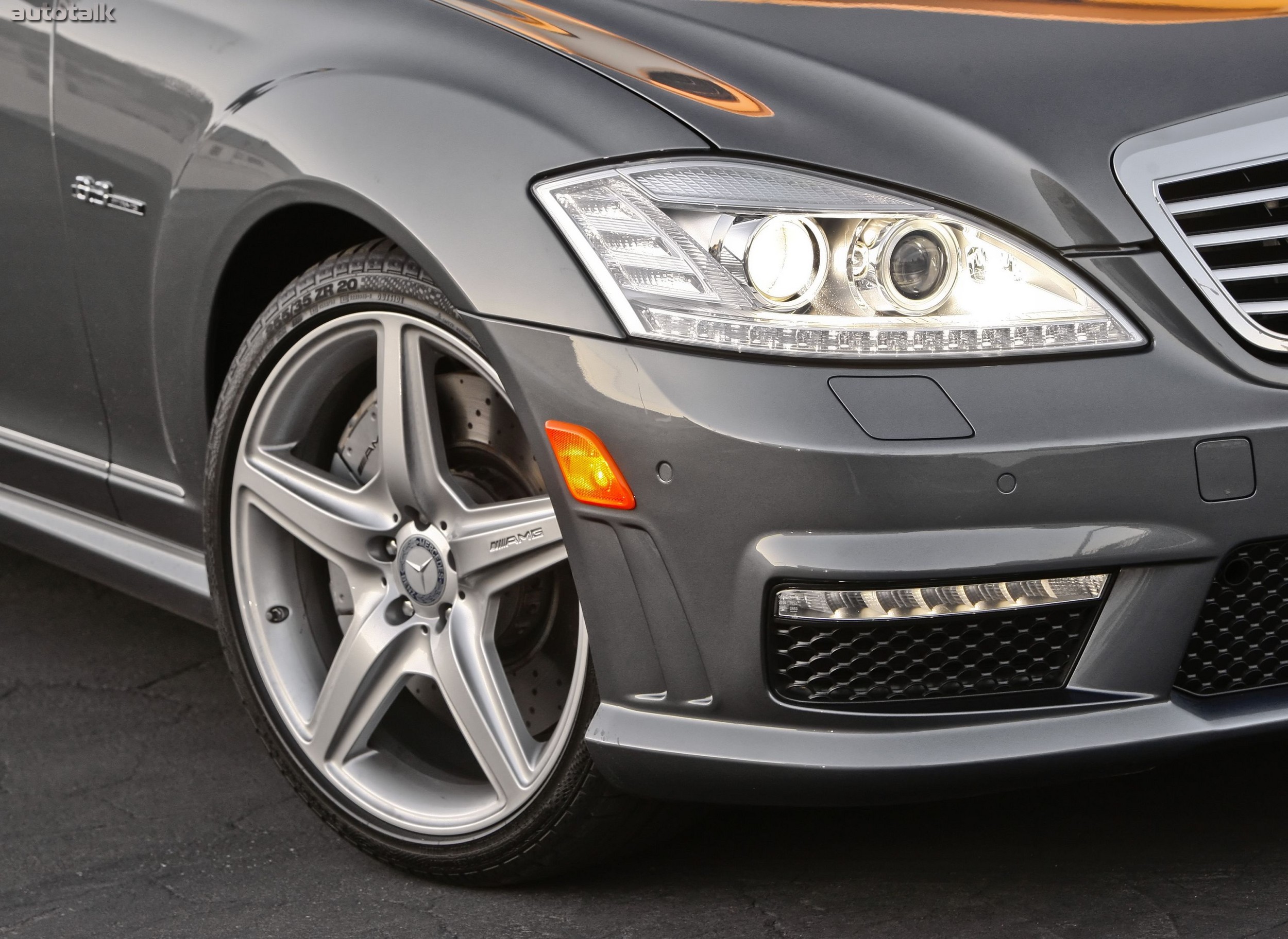 2010 Mercedes-Benz S63 AMG