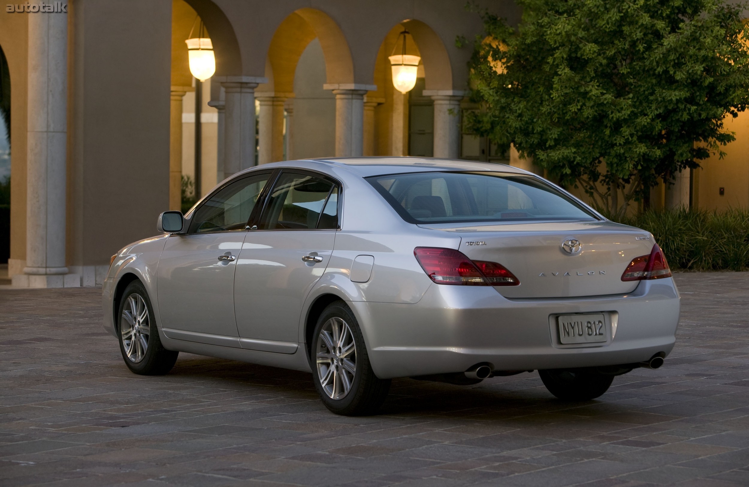 2010 Toyota Avalon