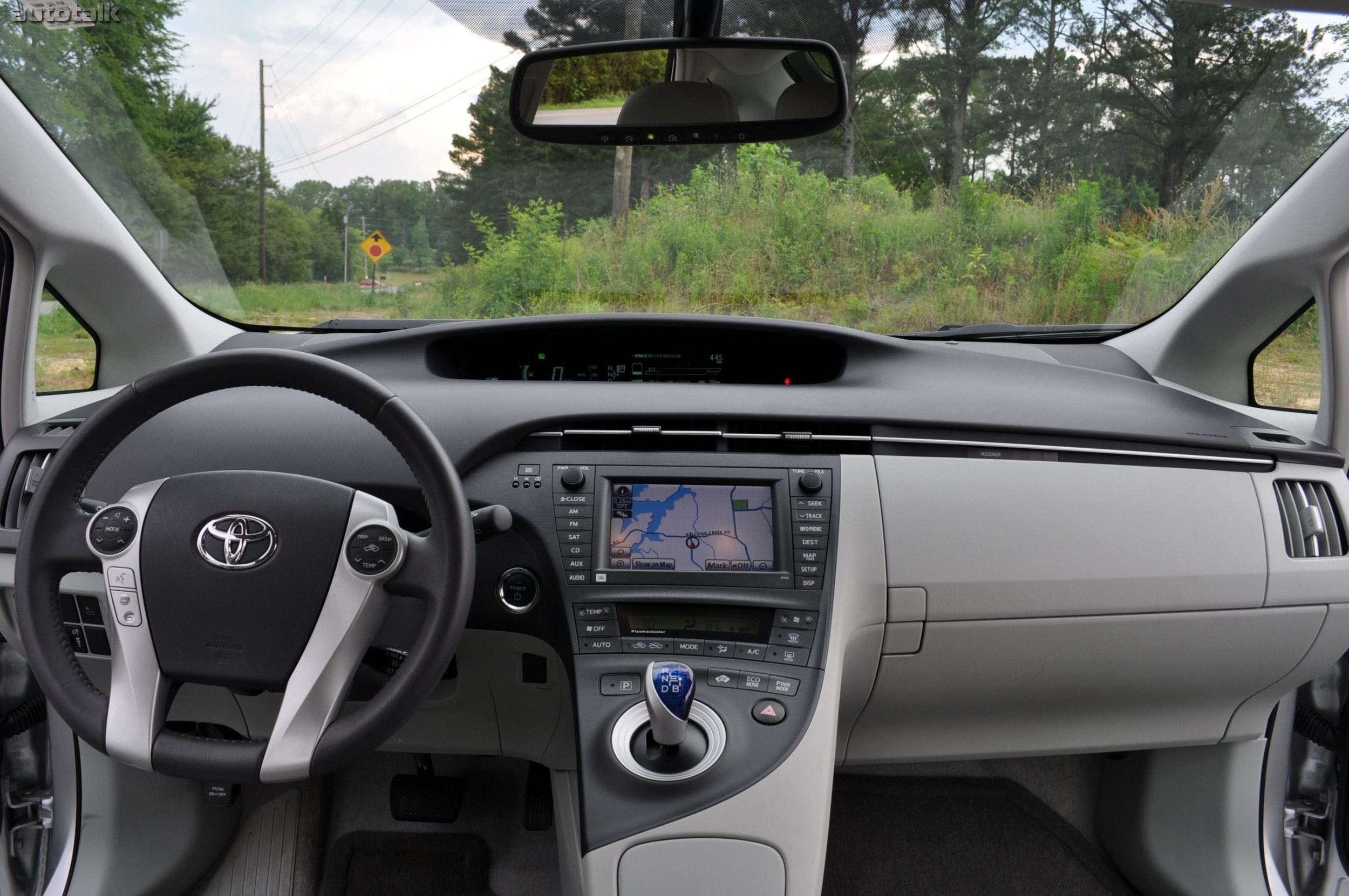2010 Toyota Prius Review