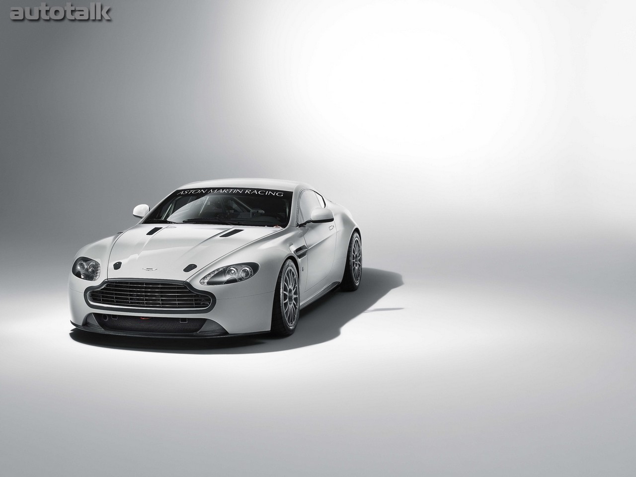 2011 Aston Martin Vantage GT4