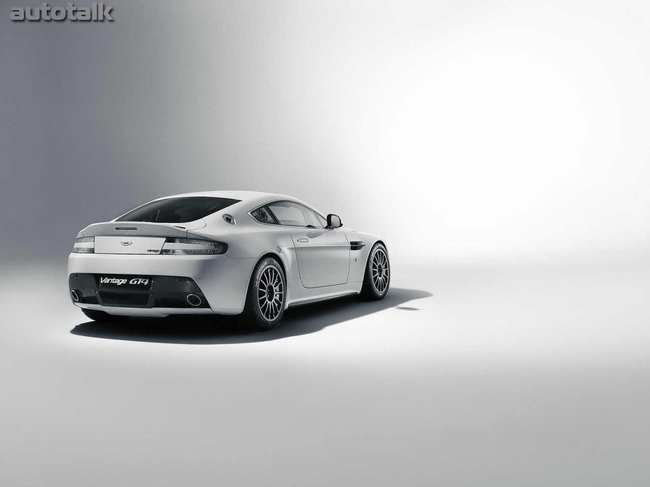 2011 Aston Martin Vantage GT4