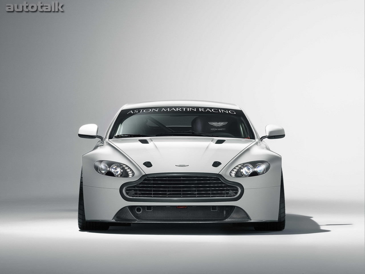 2011 Aston Martin Vantage GT4