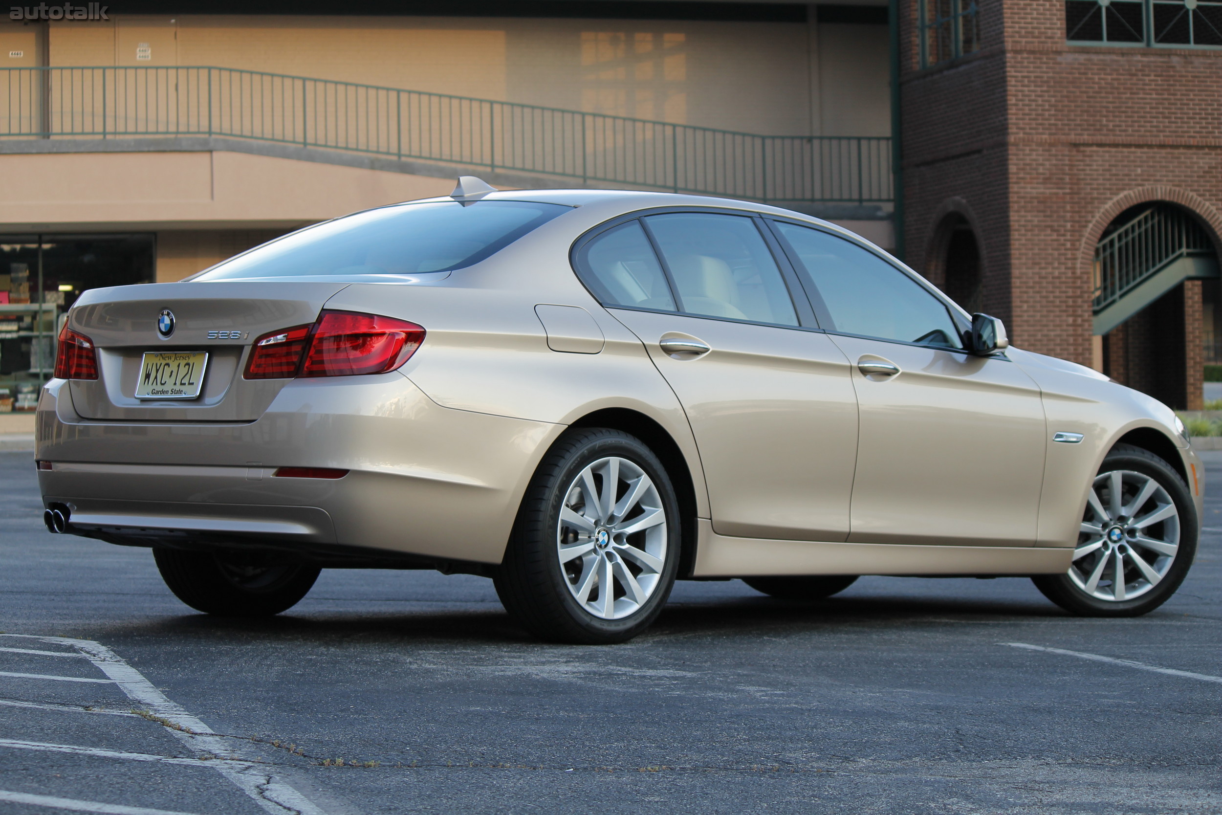 2011 BMW 528i Review