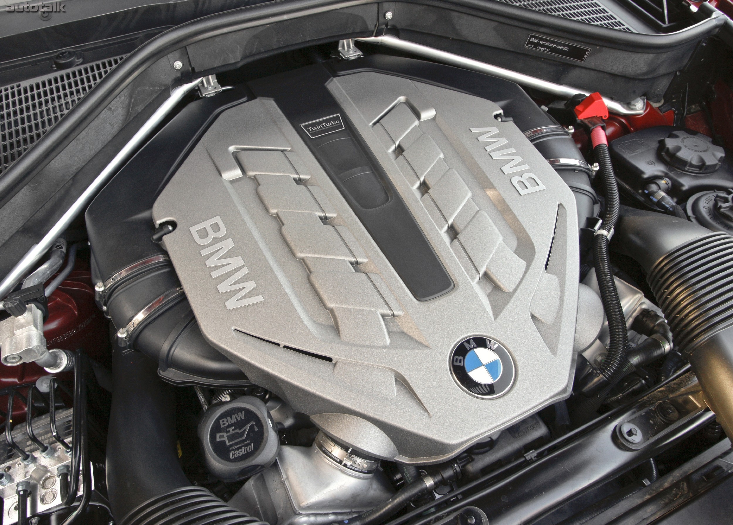Бмв х5 е70 моторы. BMW x6 мотор. BMW x6 4.4 двигатель. BMW x6 m57. Двигатель BMW x6m.