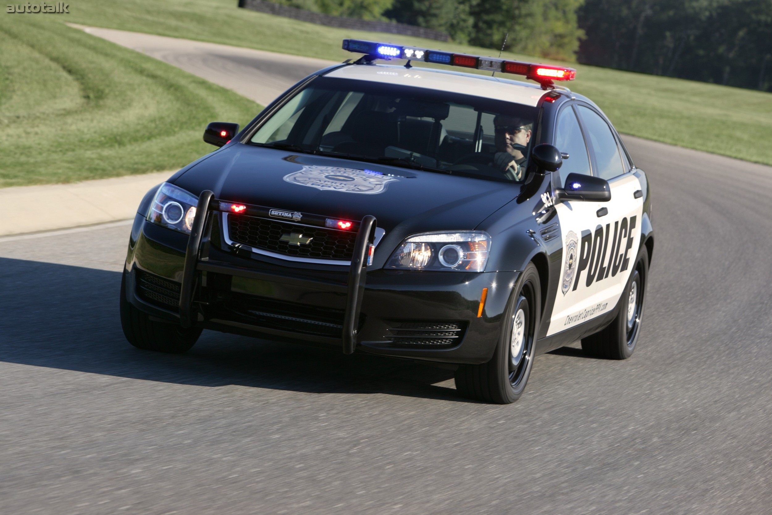 Открой полицейскую машину. Chevrolet Caprice Police 2010. Chevrolet Caprice 2006 Police. Chevrolet Caprice 2015 Police. Шевроле Каприс полиции США.