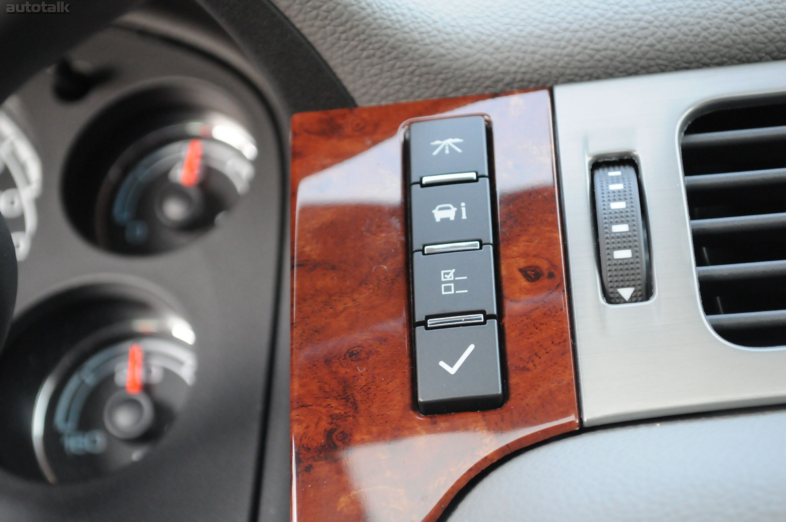 2011 Chevrolet Tahoe Hybrid Review