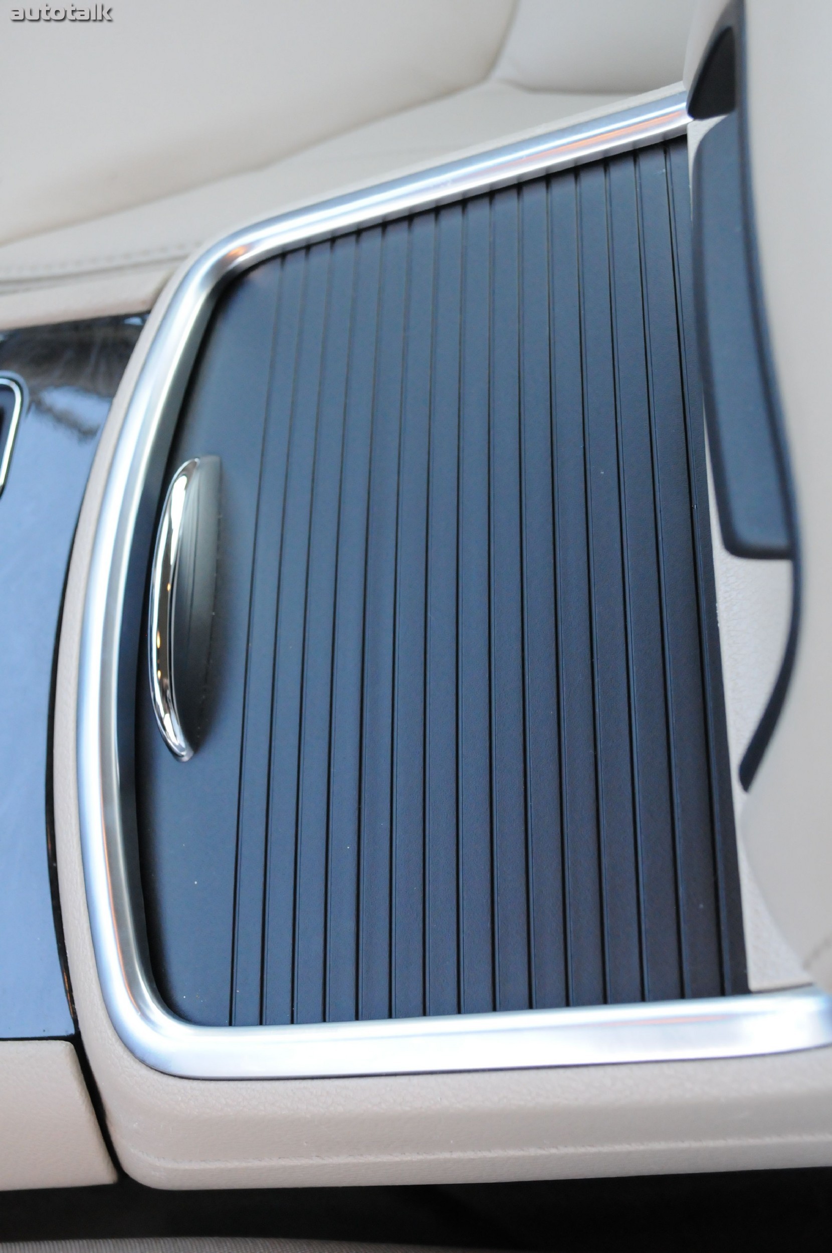 2011 Chrysler 300 Limited Review