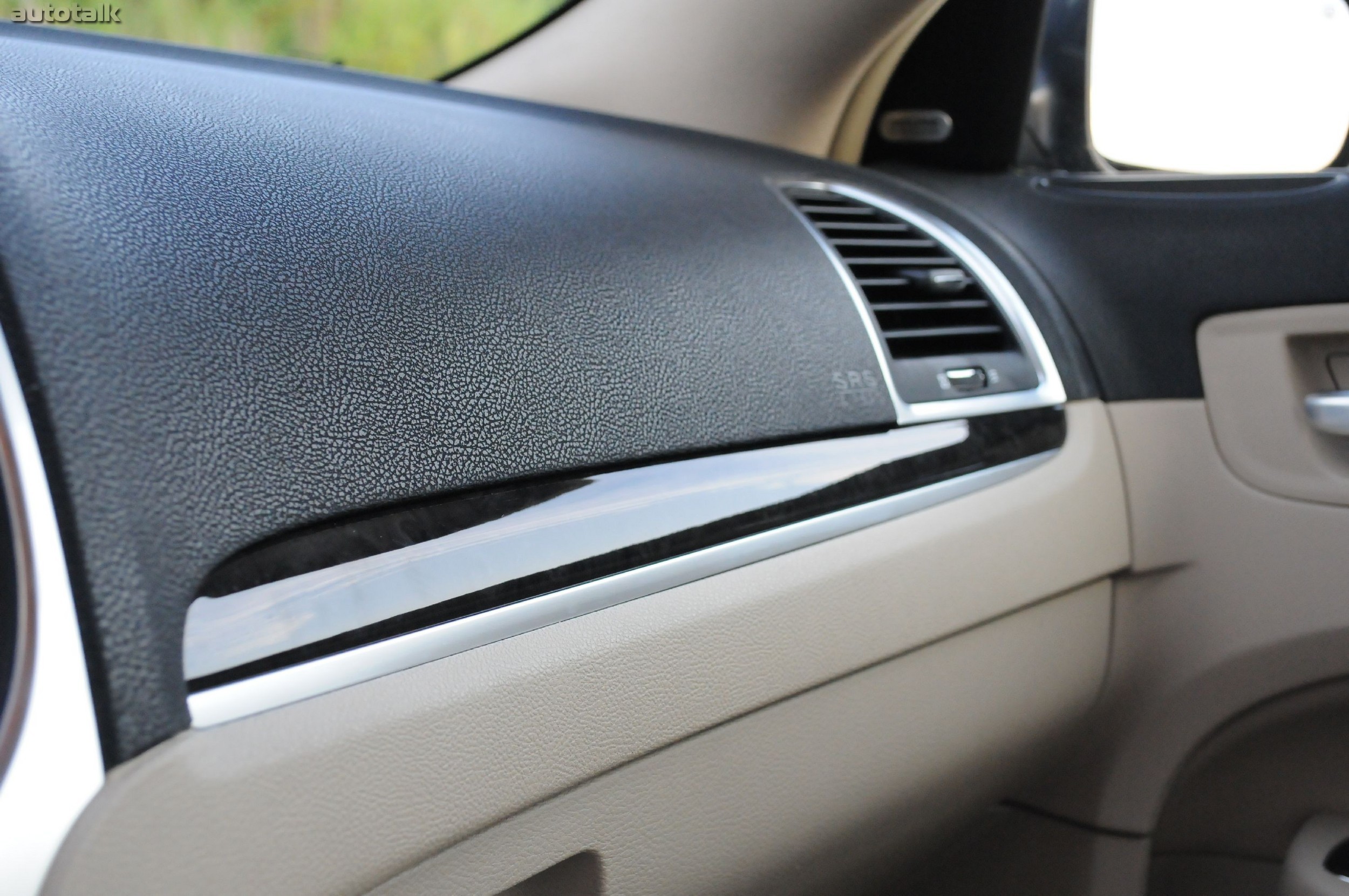 2011 Chrysler 300 Limited Review