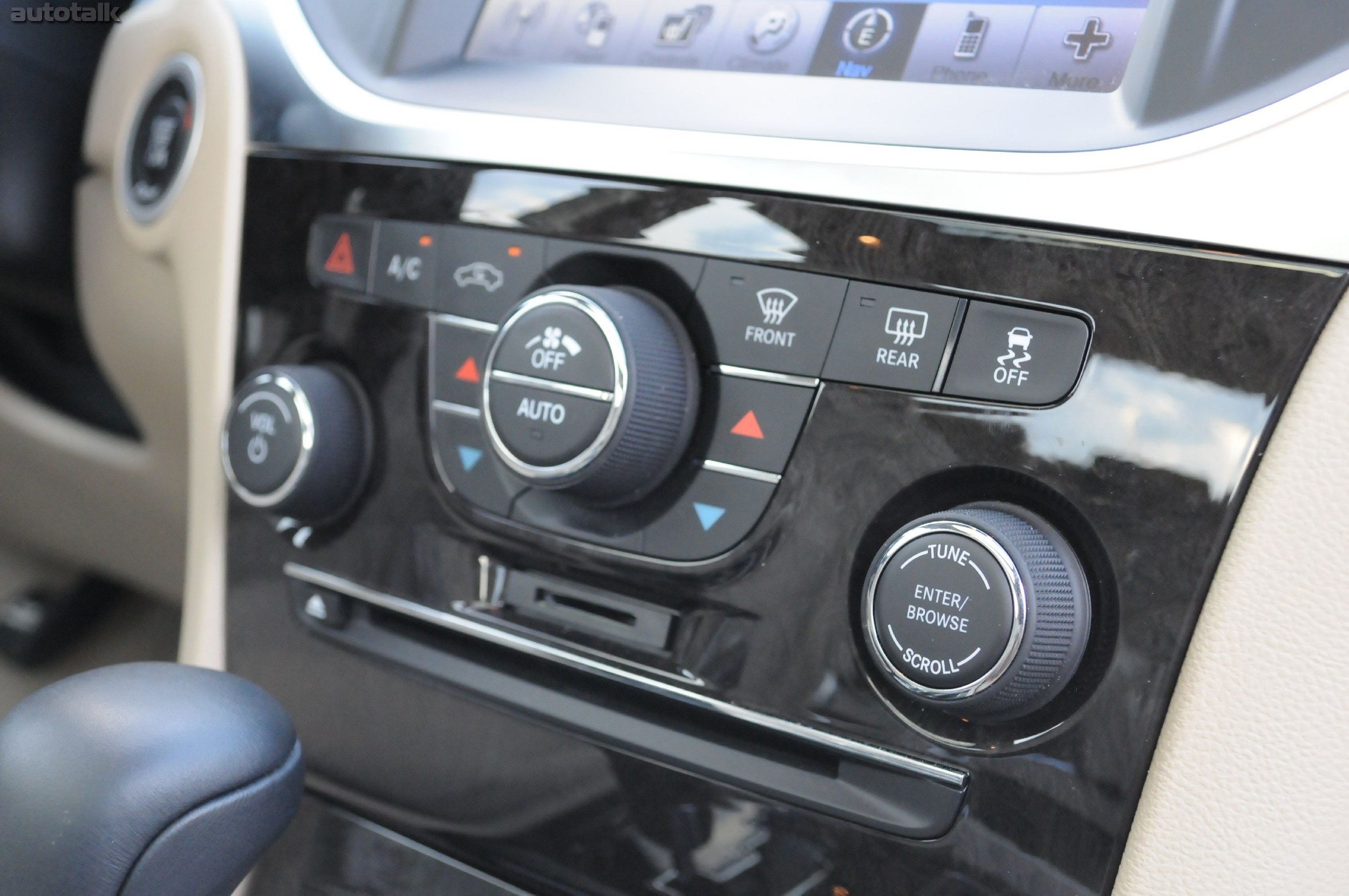 2011 Chrysler 300 Limited Review