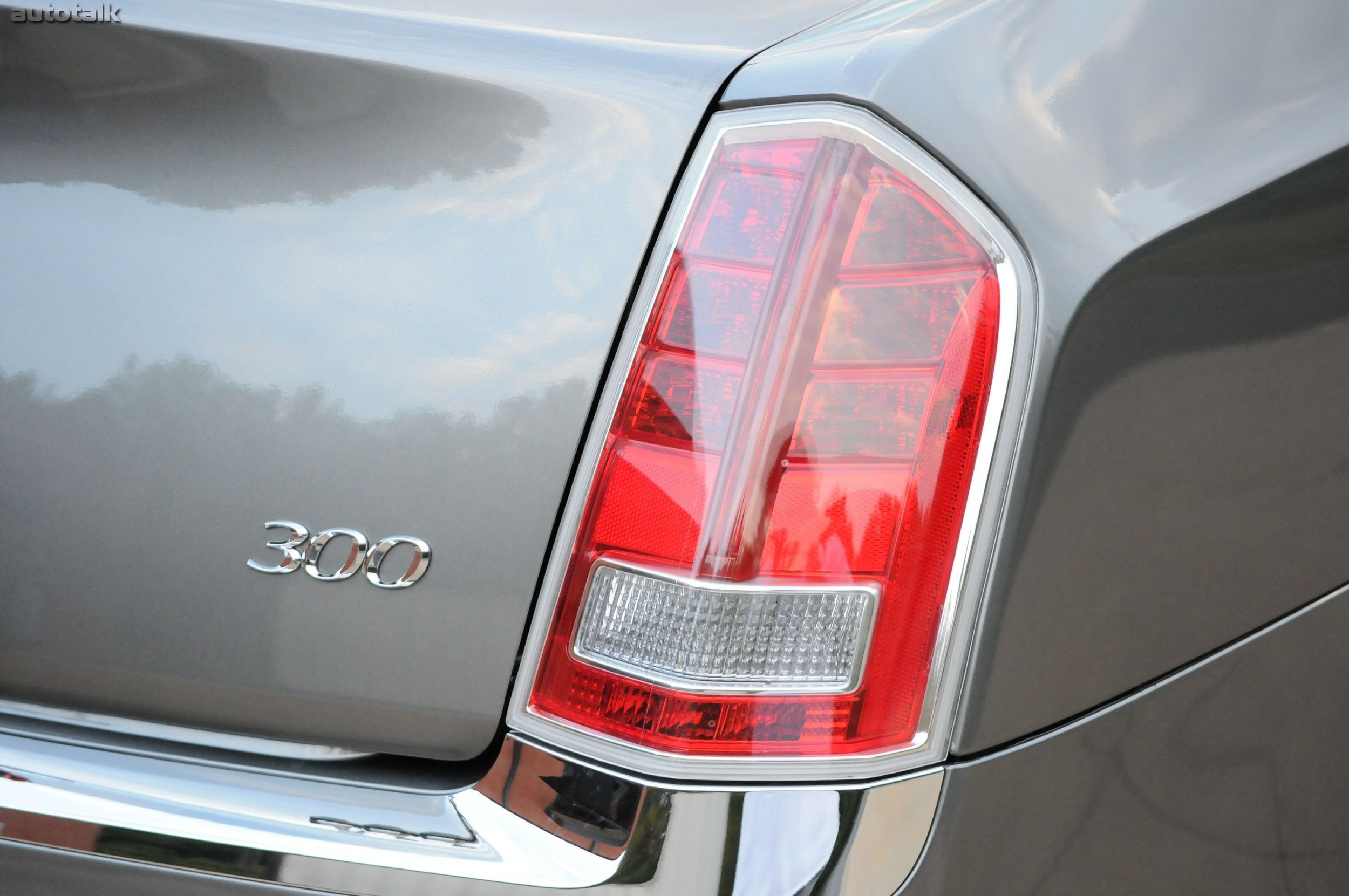 2011 Chrysler 300 Limited Review