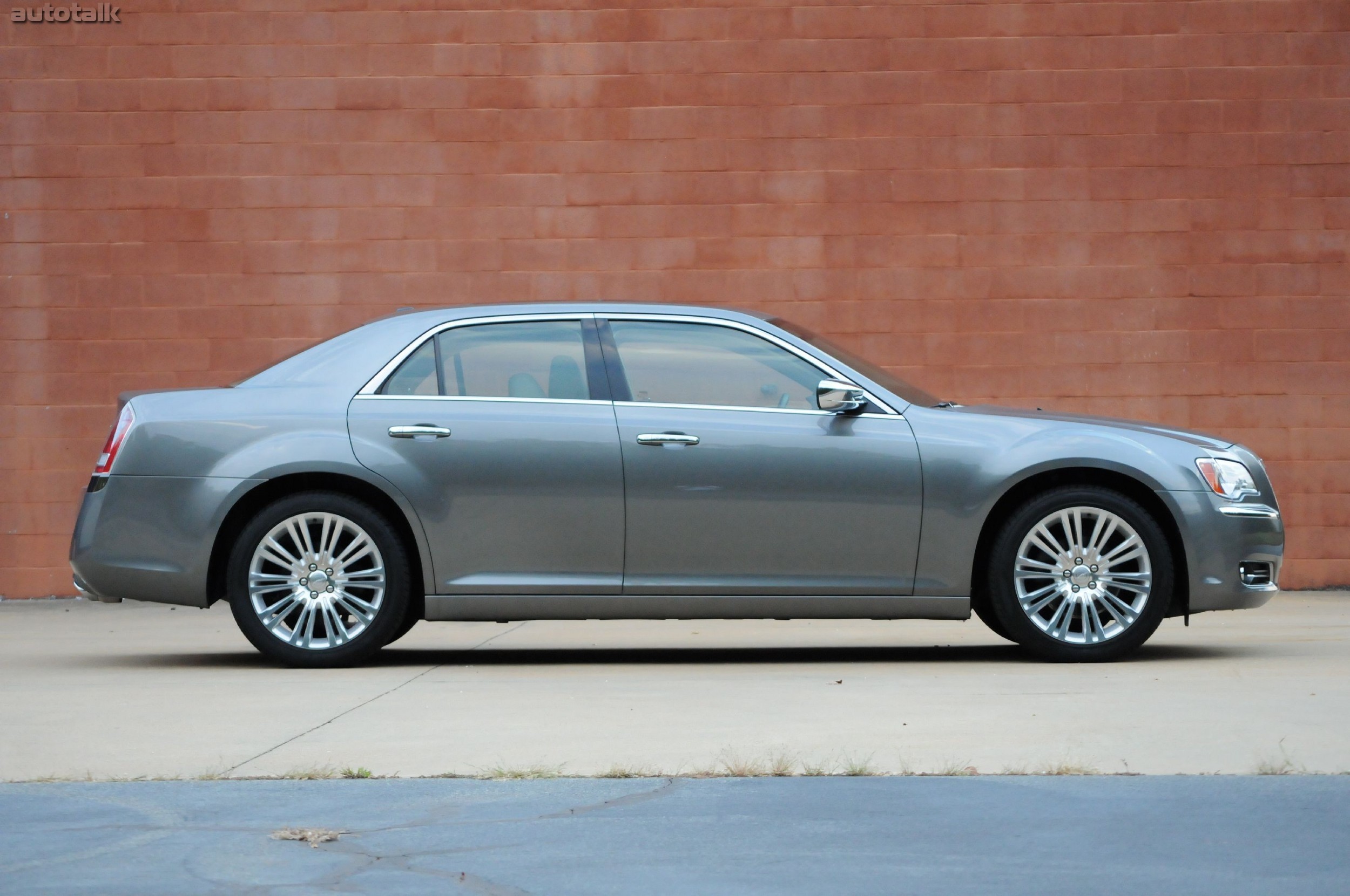 2011 Chrysler 300 Limited Review