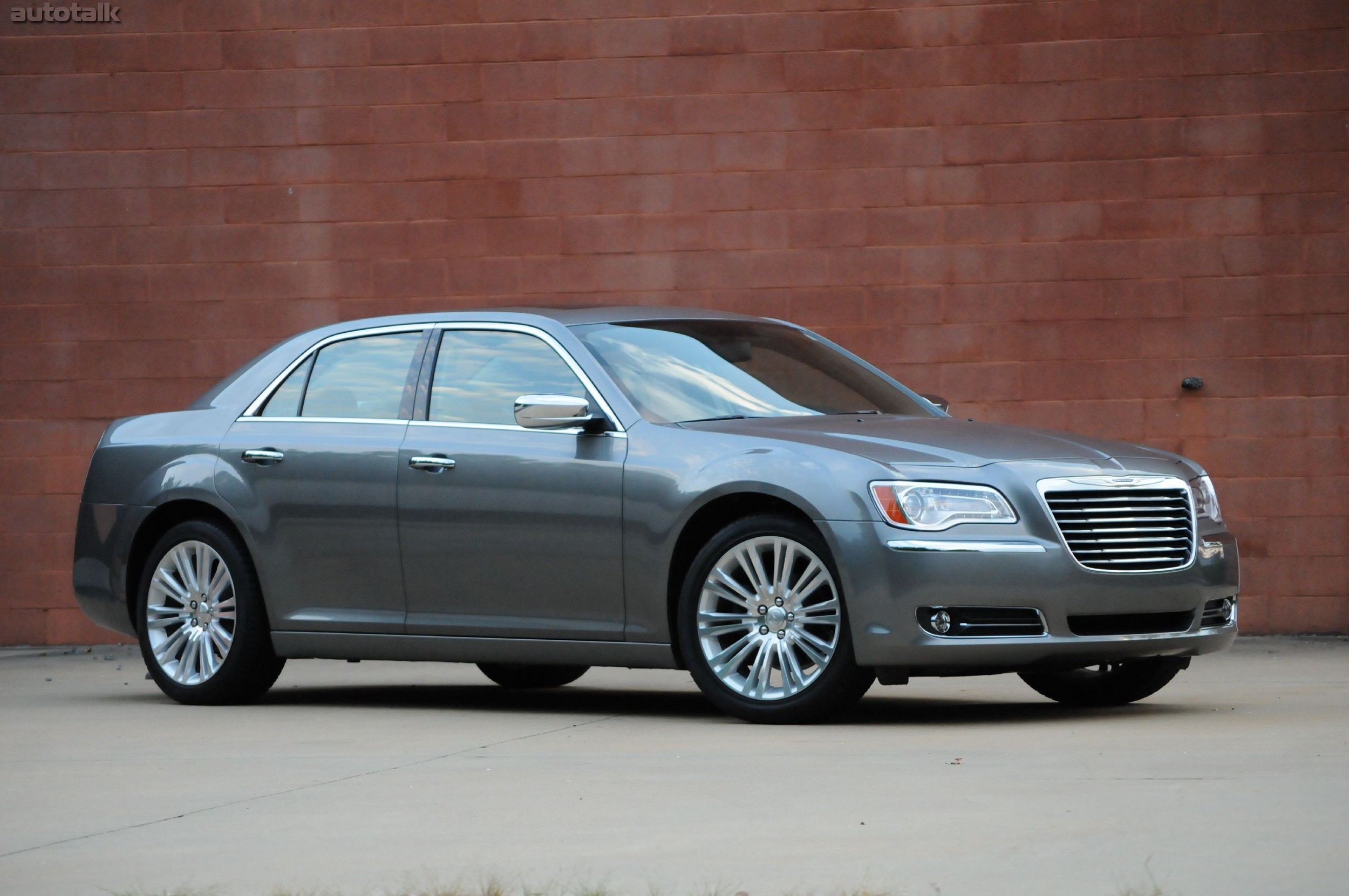 2011 Chrysler 300 Limited Review