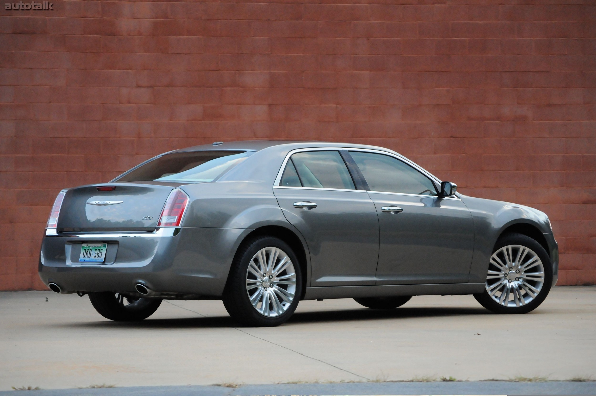 2011 Chrysler 300 Limited Review