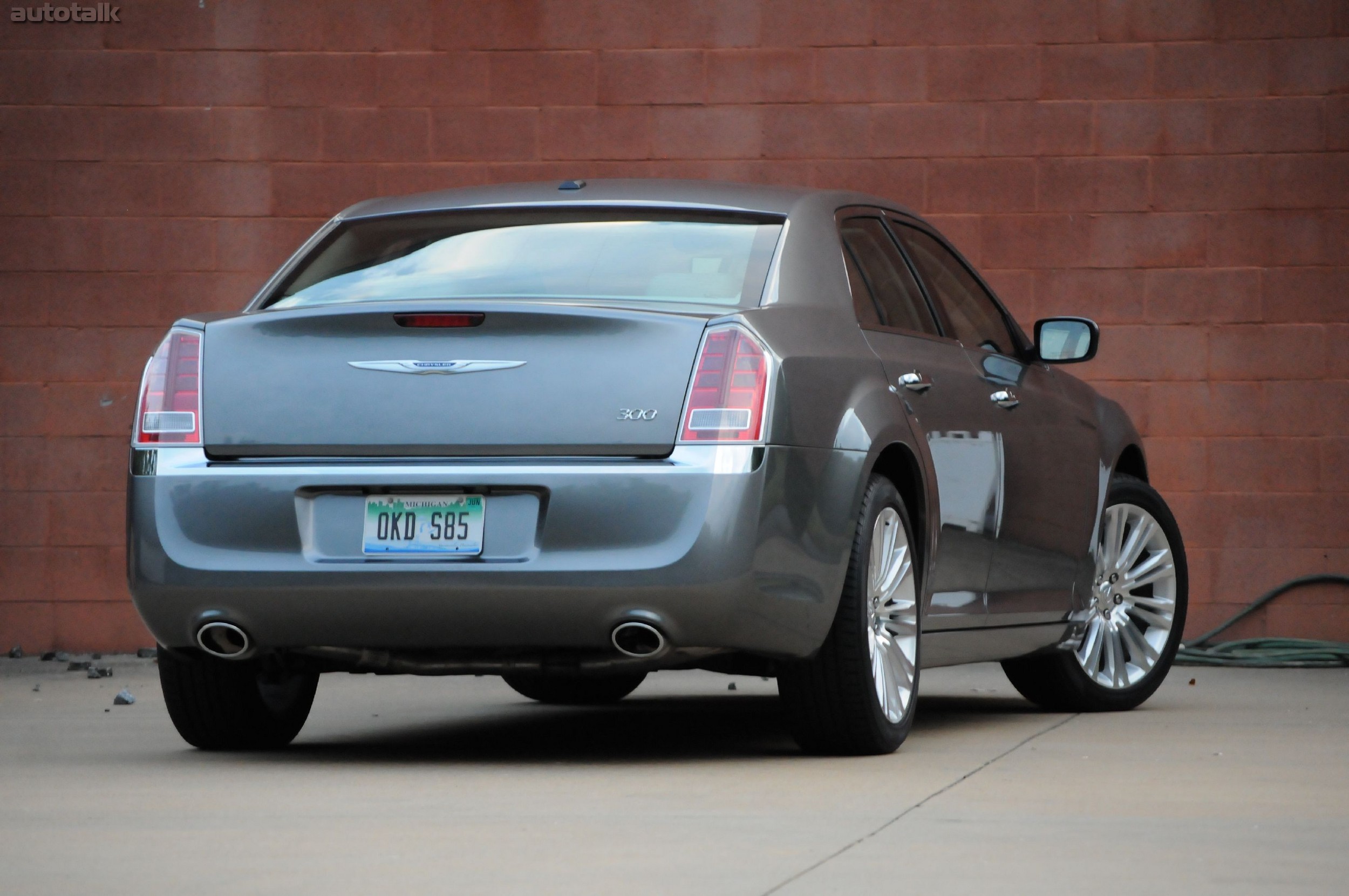2011 Chrysler 300 Limited Review