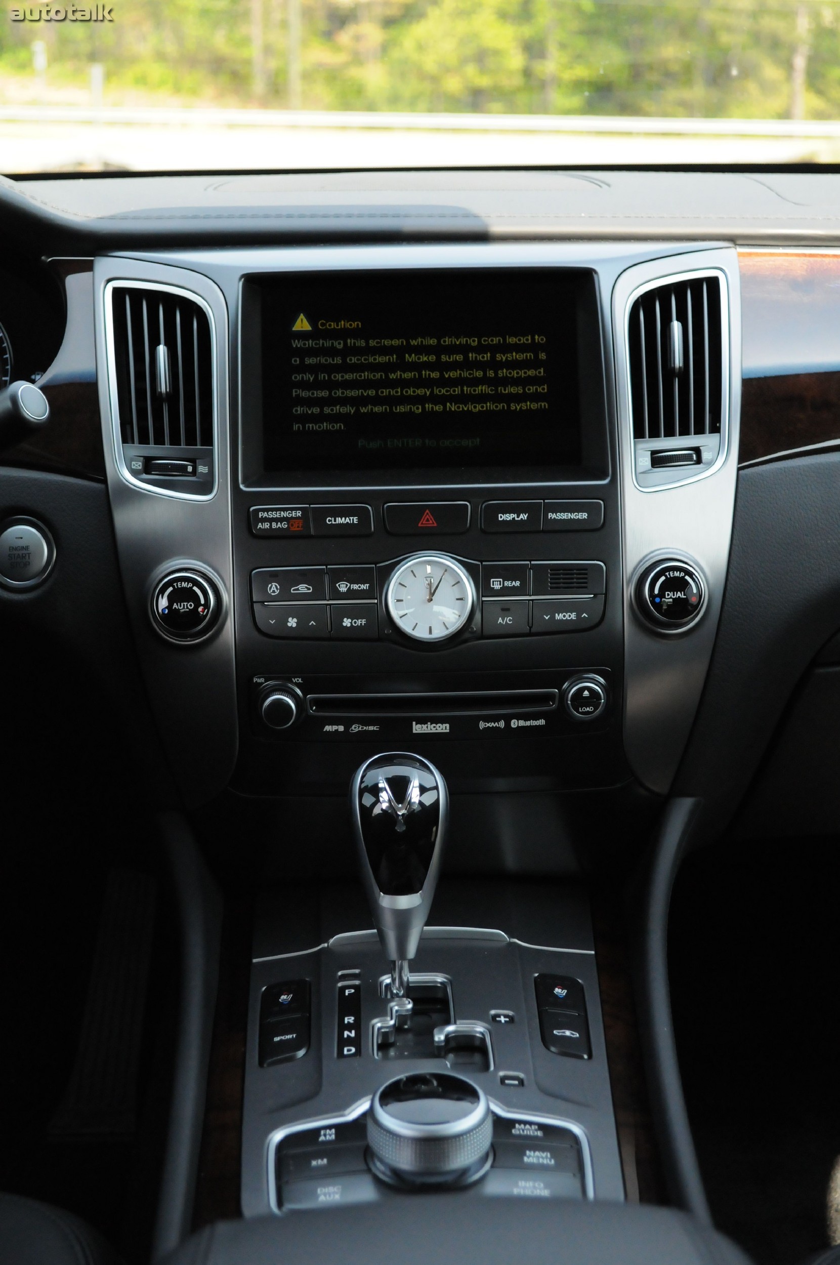 2011 Hyundai Equus Review