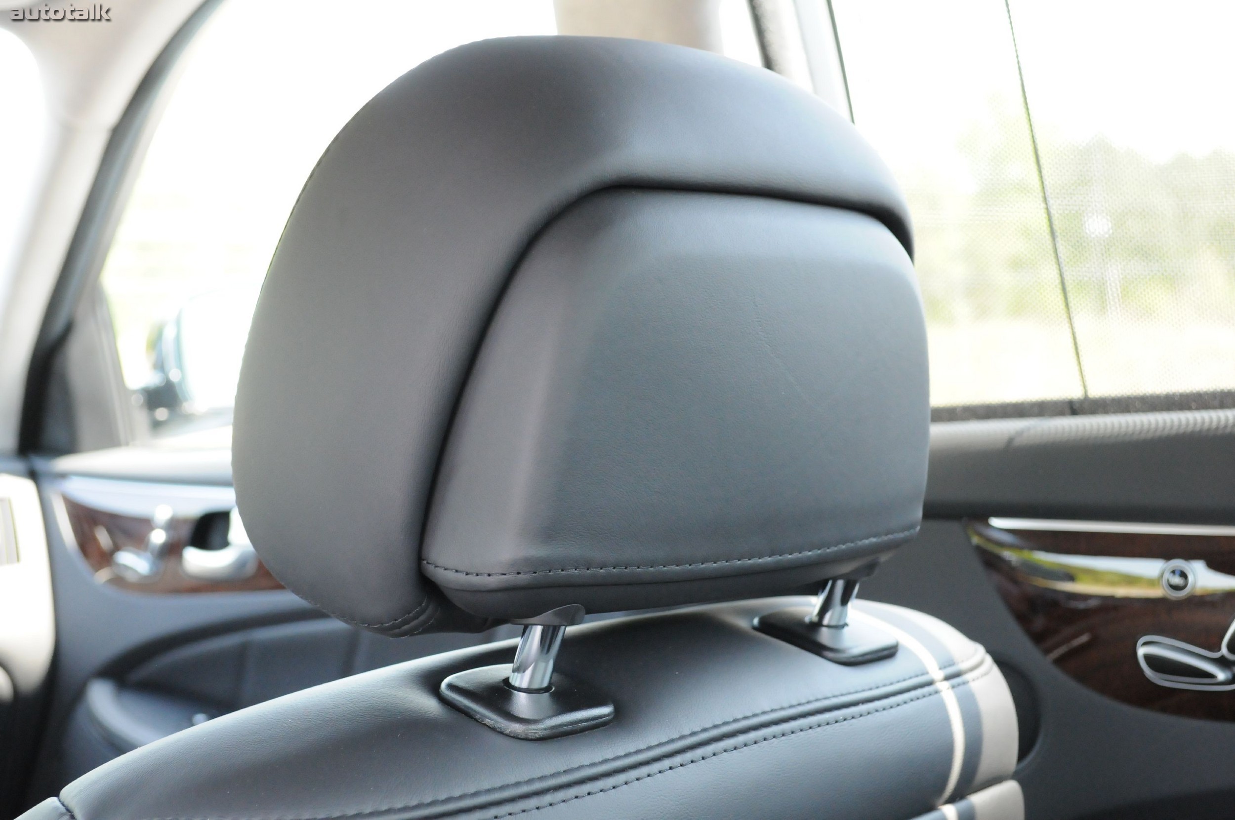 2011 Hyundai Equus Review