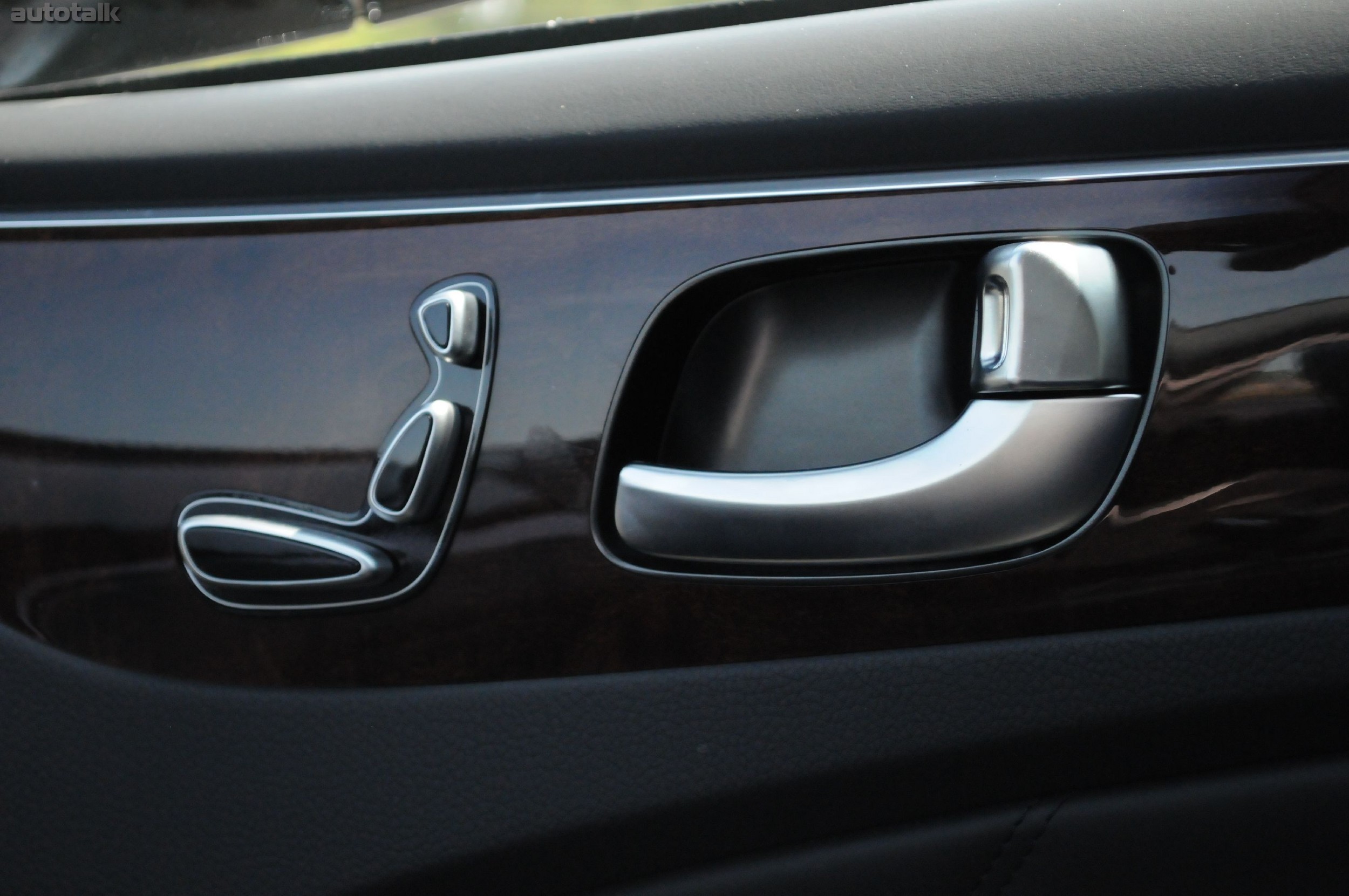 2011 Hyundai Equus Review