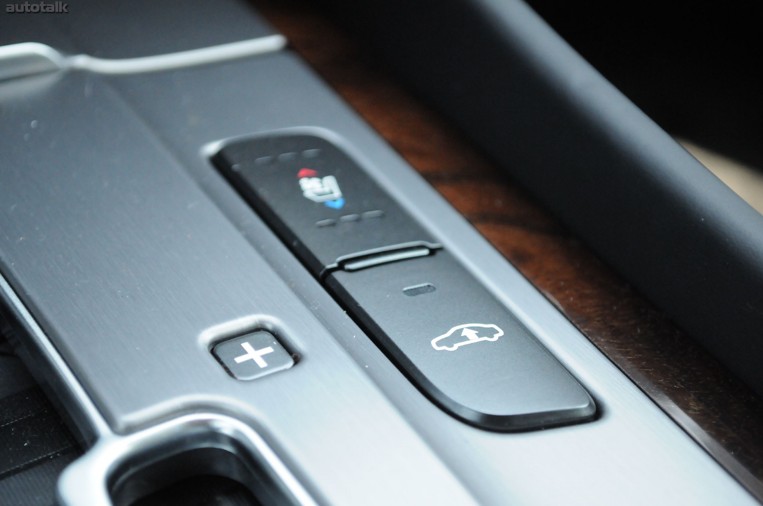 2011 Hyundai Equus Review